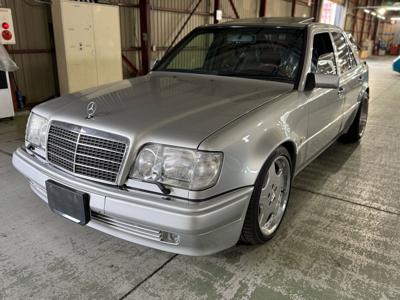 Mercedes Benz 500E