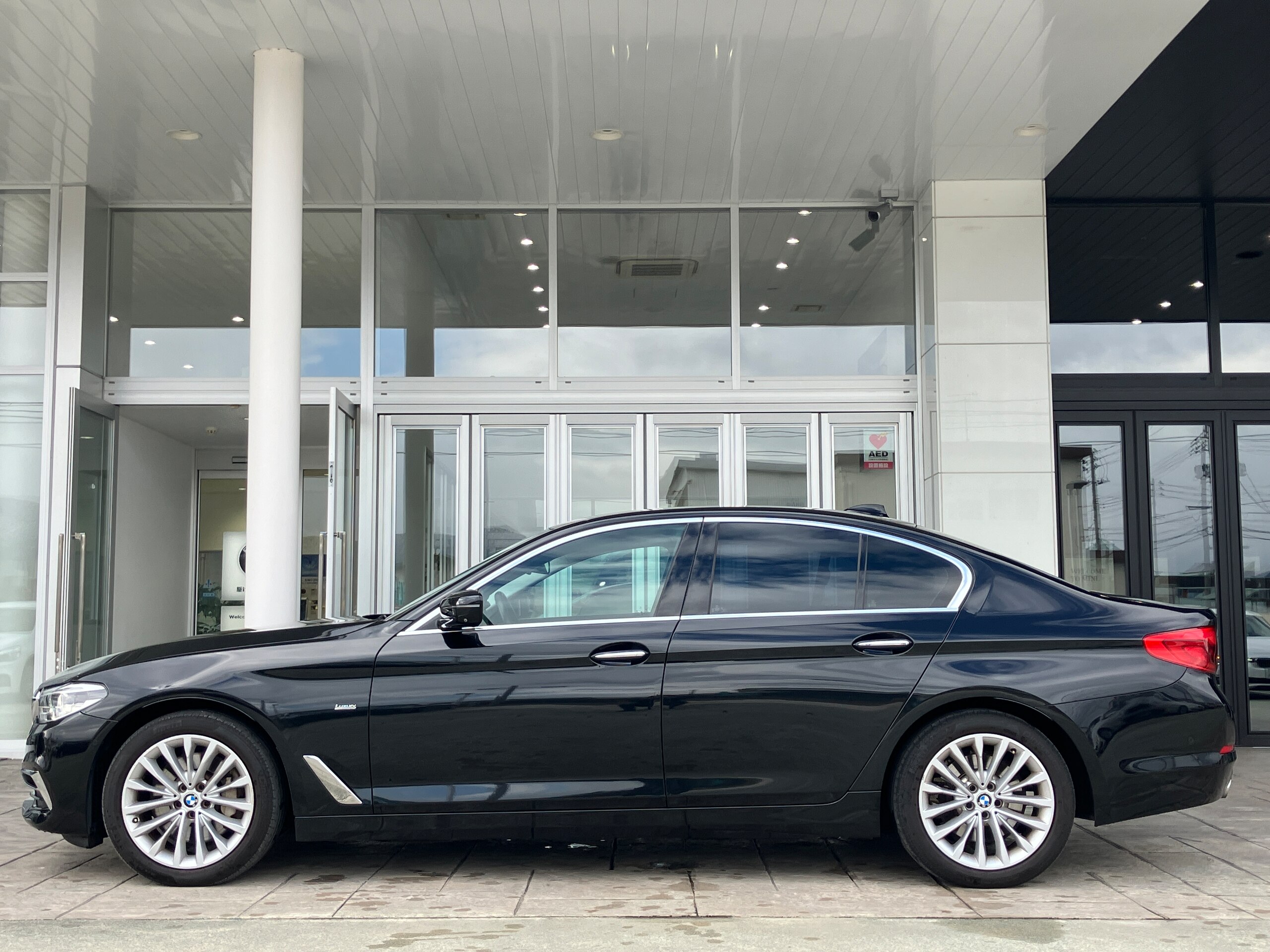 BMW 530i Luxury (photo: 5)