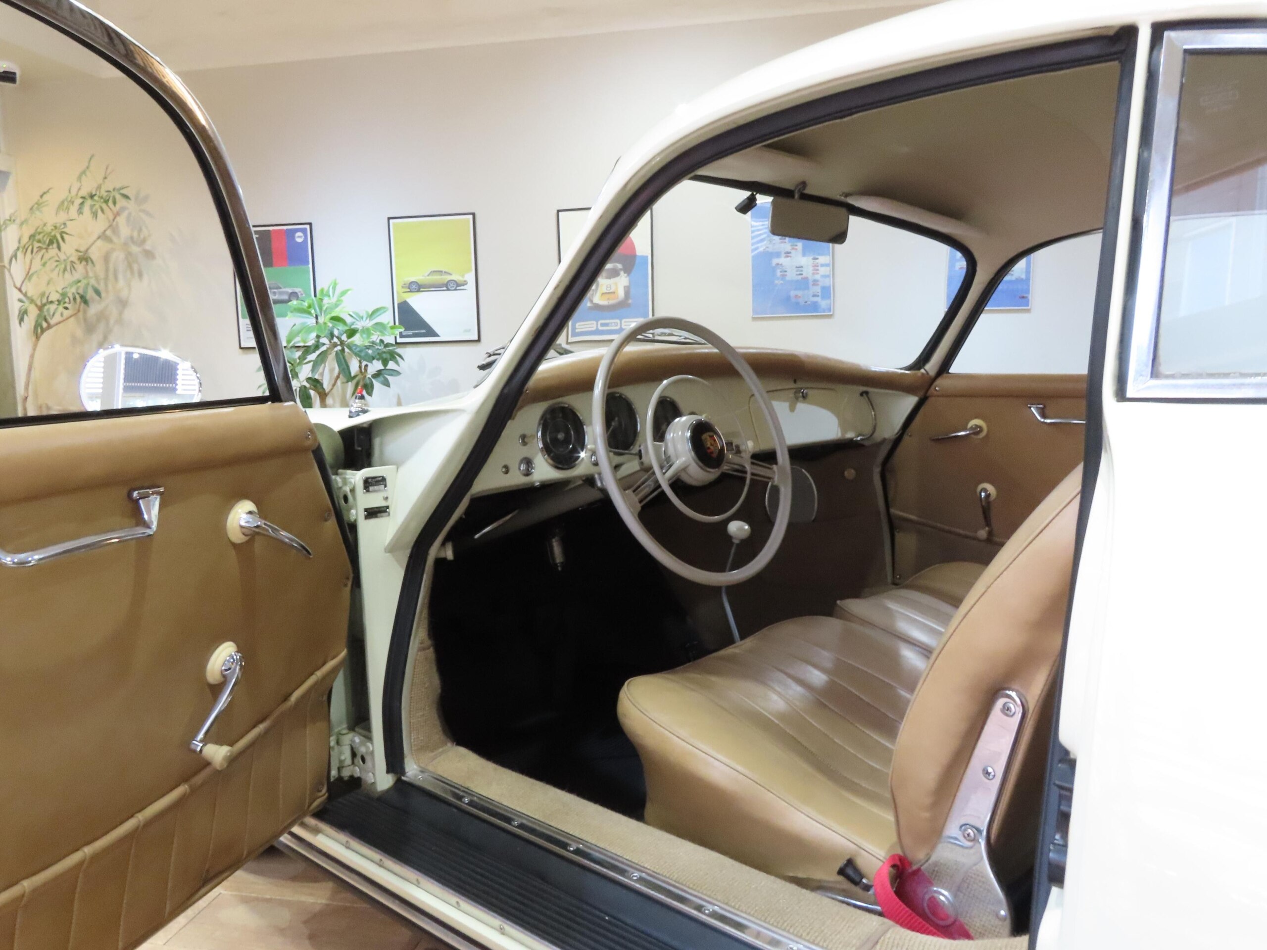 Porsche 356 (photo: 4)