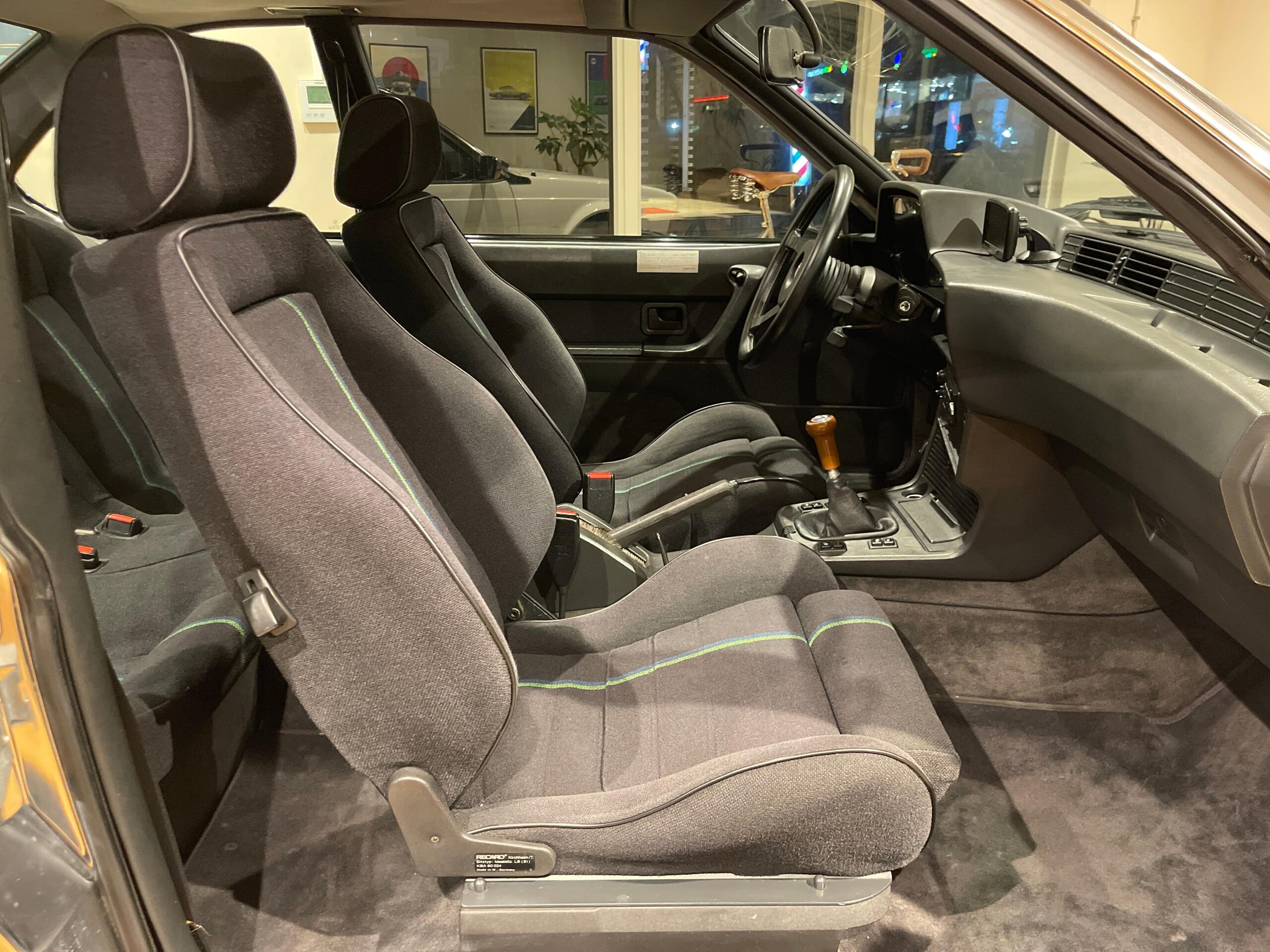 BMW Alpina B7 TURBO (photo: 16)