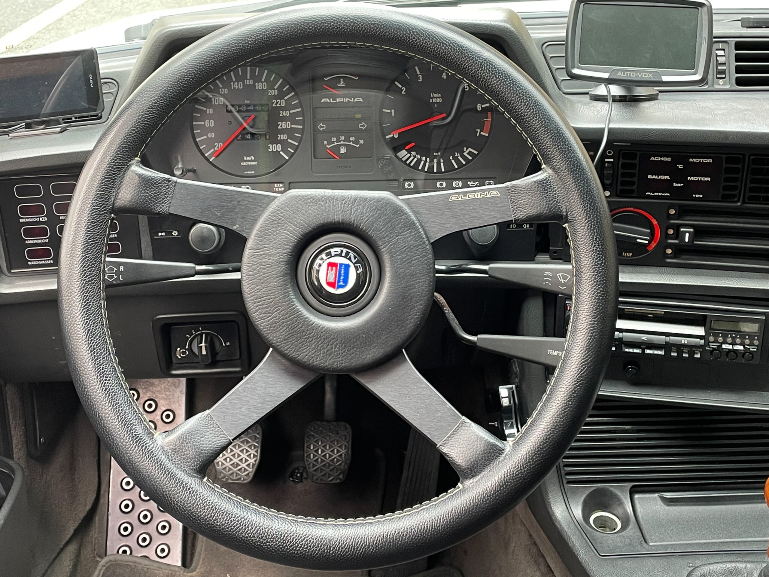 BMW Alpina B7 TURBO (photo: 12)
