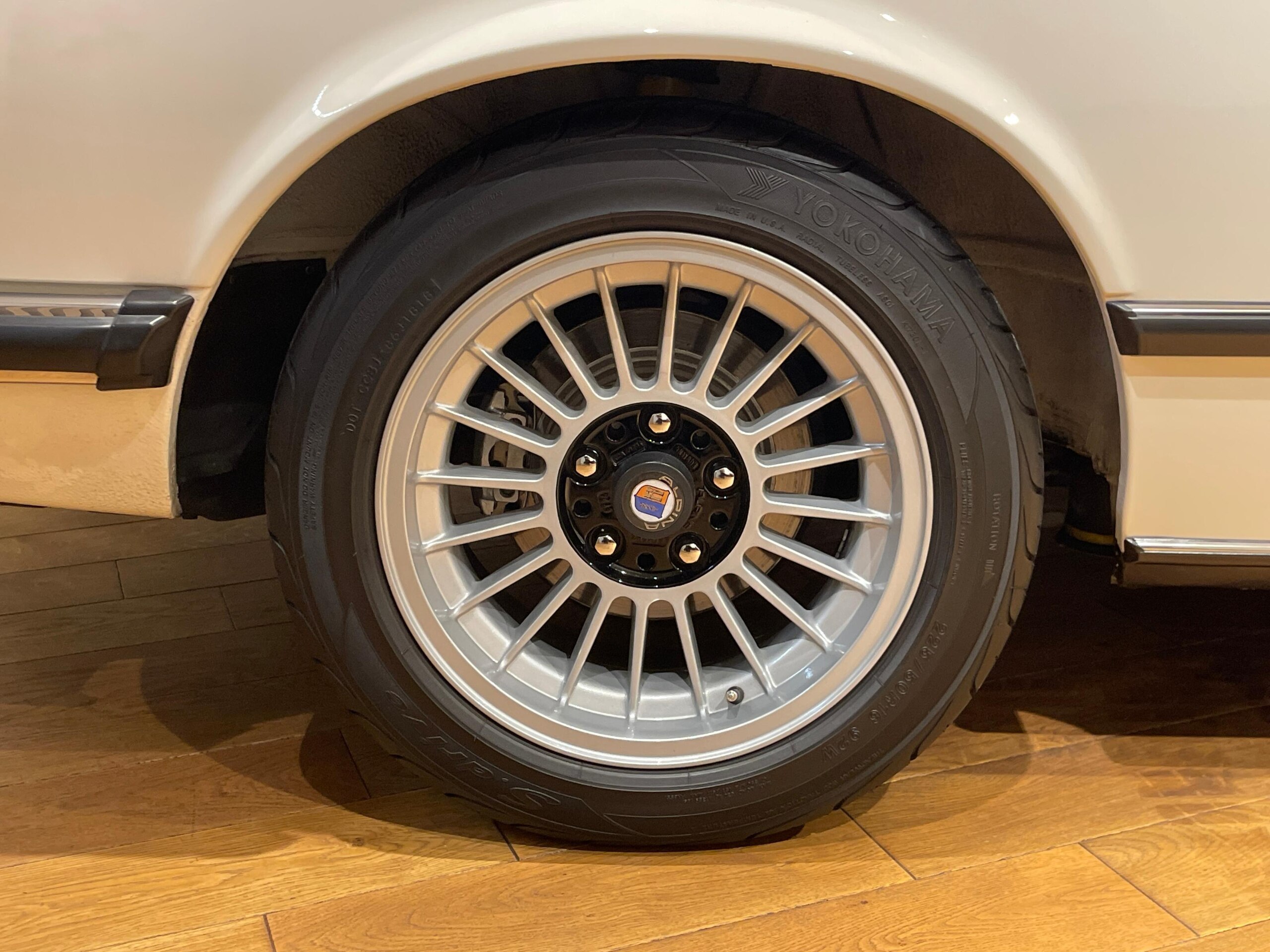 BMW Alpina B7 TURBO (photo: 18)