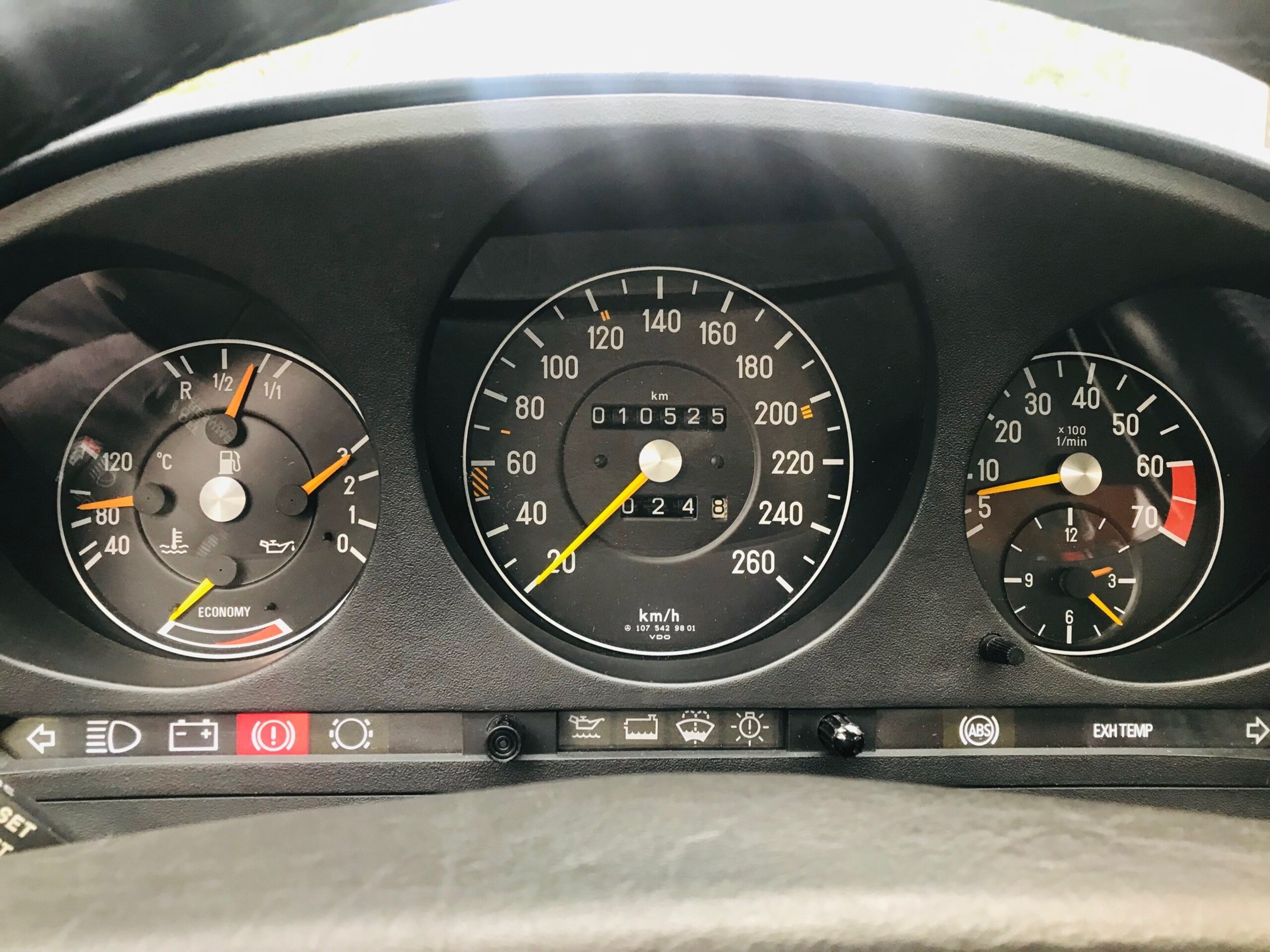 Mercedes Benz SL560 (photo: 12)