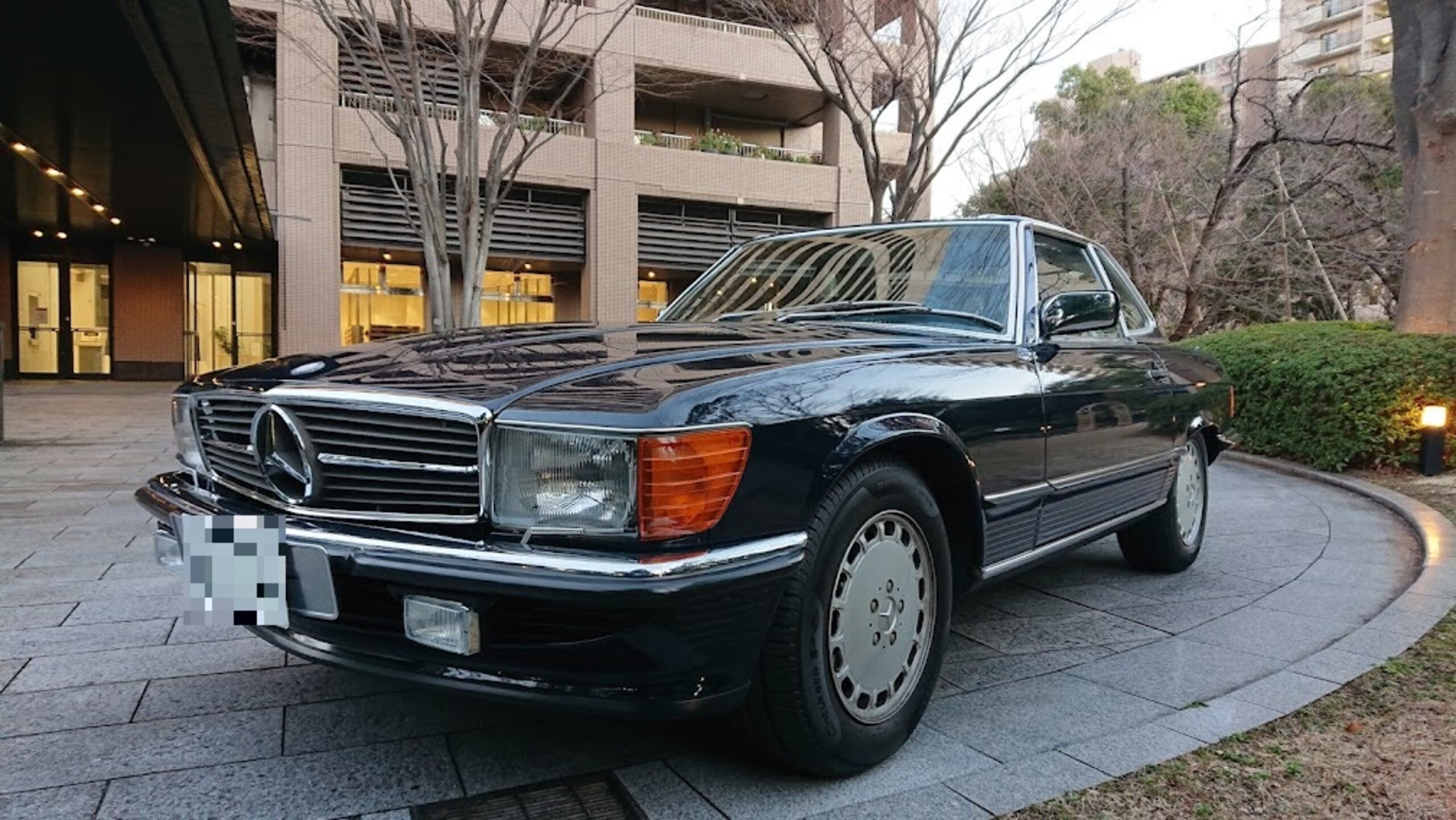 Mercedes Benz SL560 (photo: 1)
