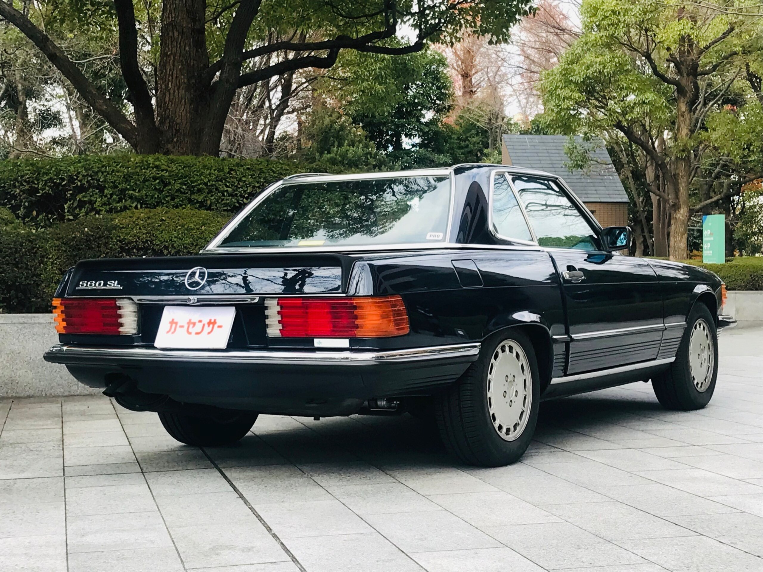 Mercedes Benz SL560 (photo: 3)
