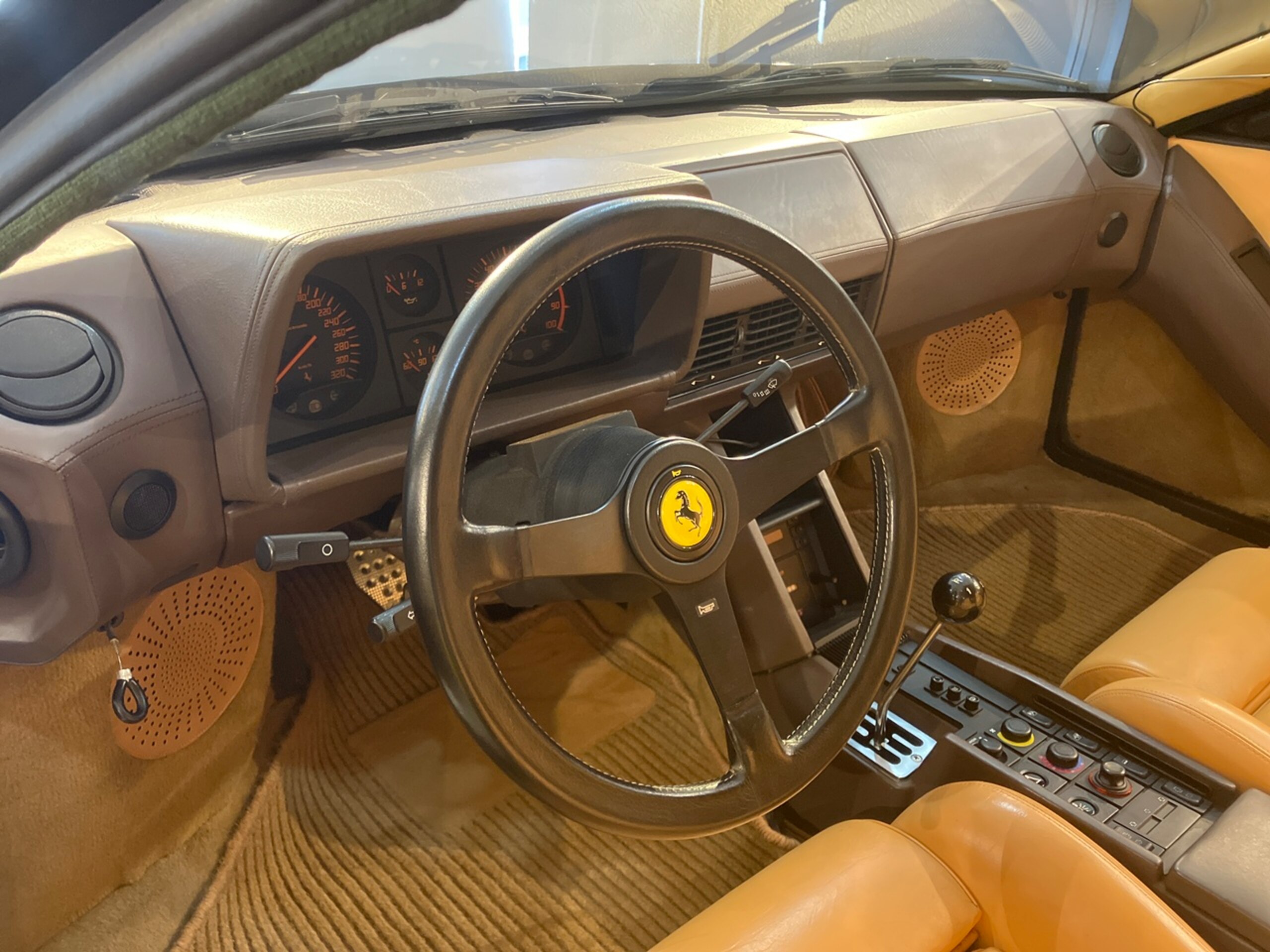 Ferrari Testarossa (photo: 8)