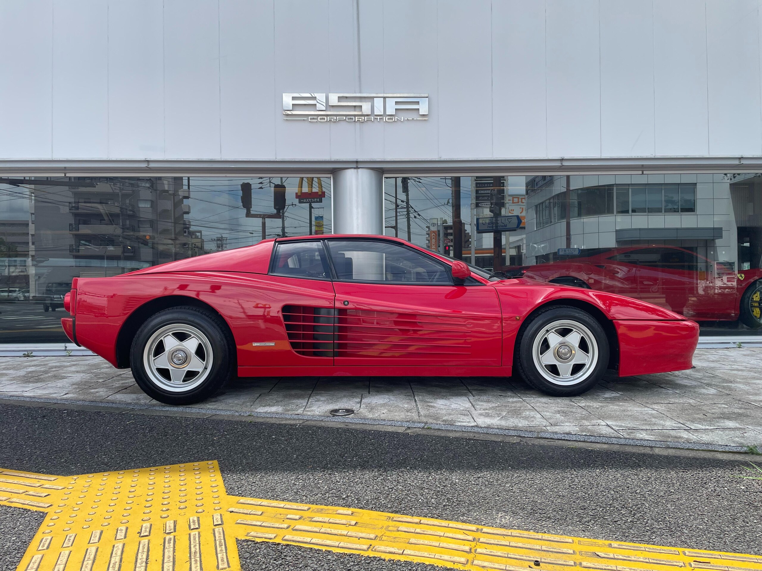 Ferrari Testarossa (photo: 2)