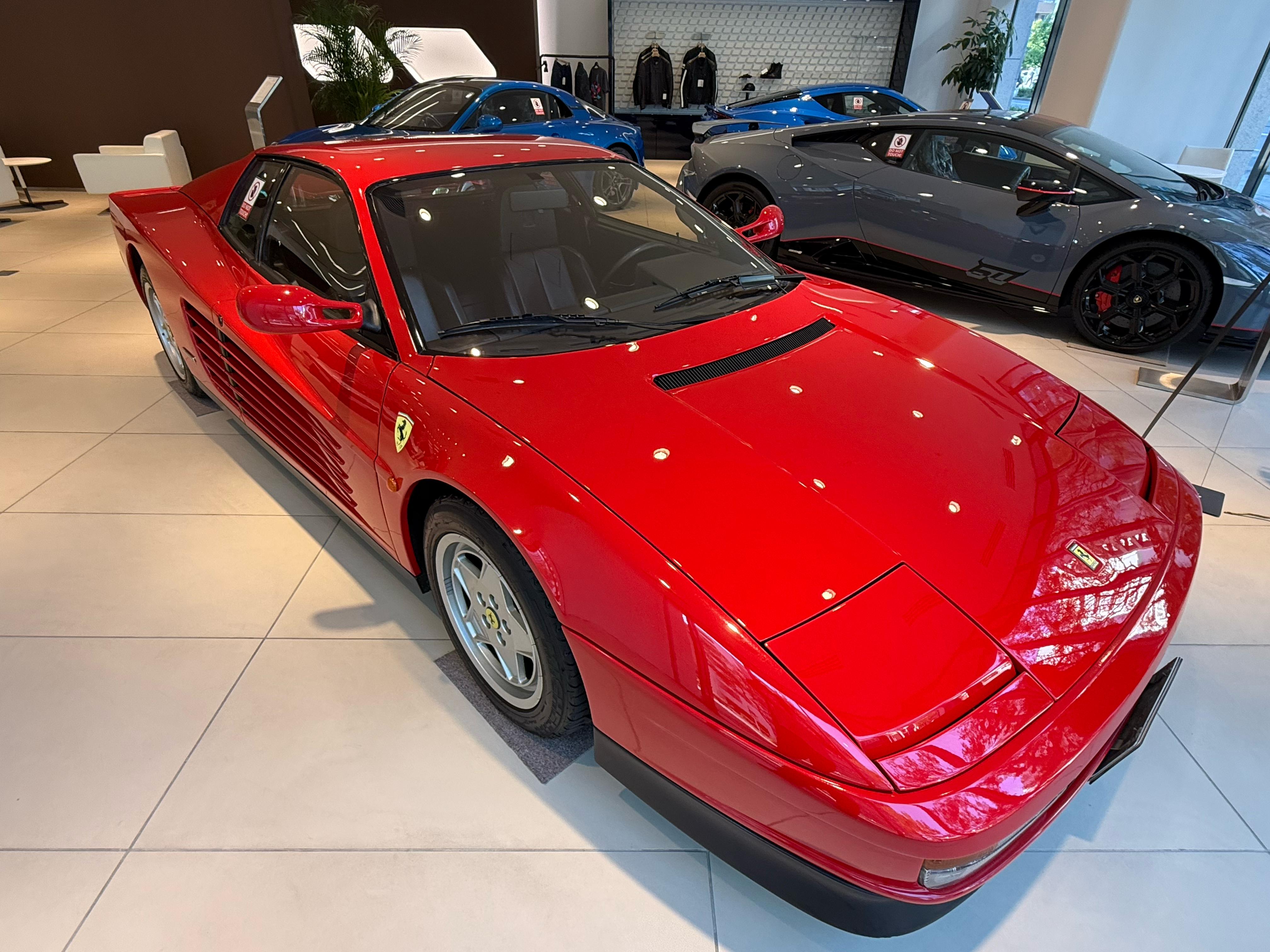 Ferrari Testarossa (photo: 2)