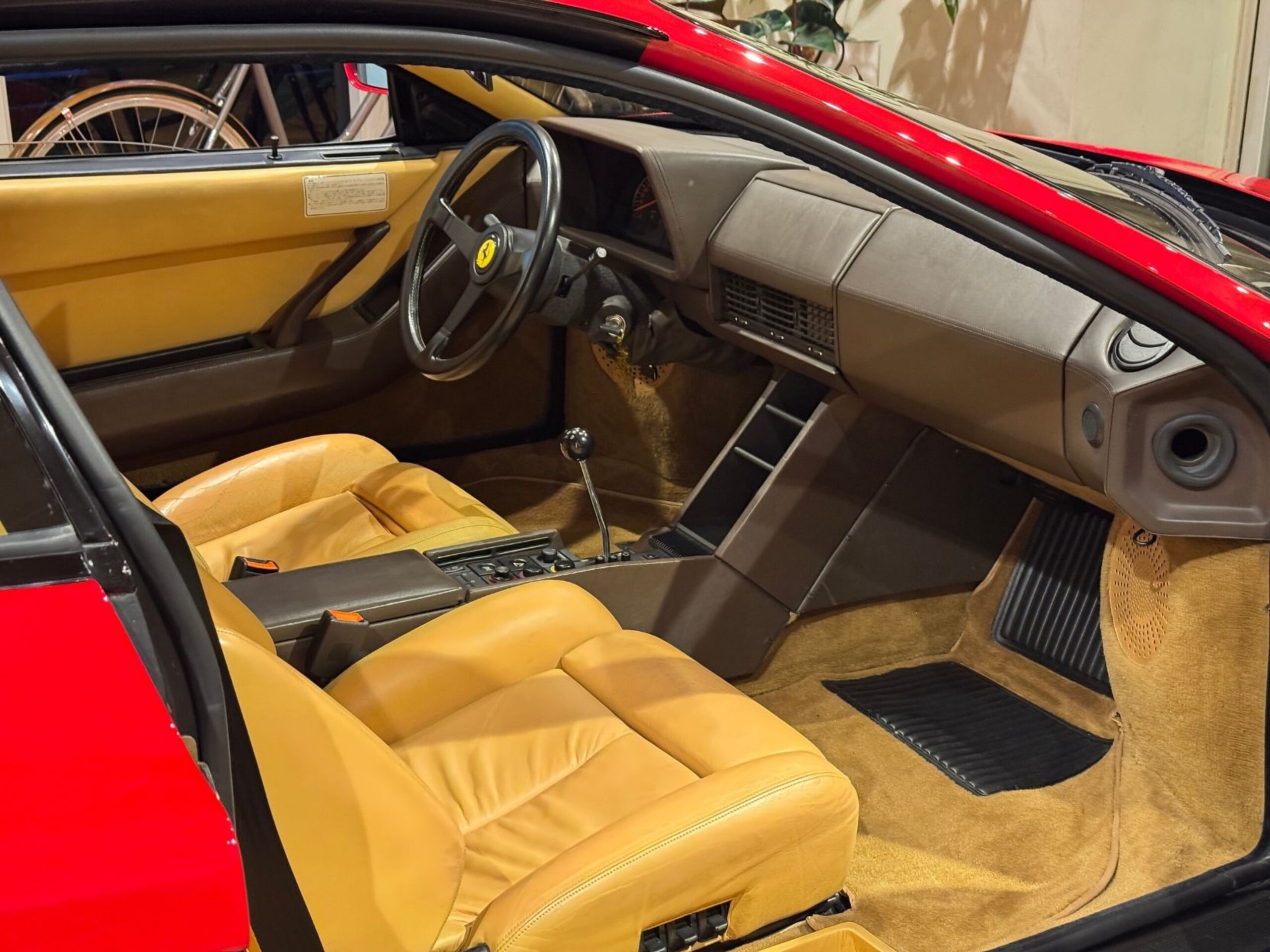 Ferrari Testarossa (photo: 15)