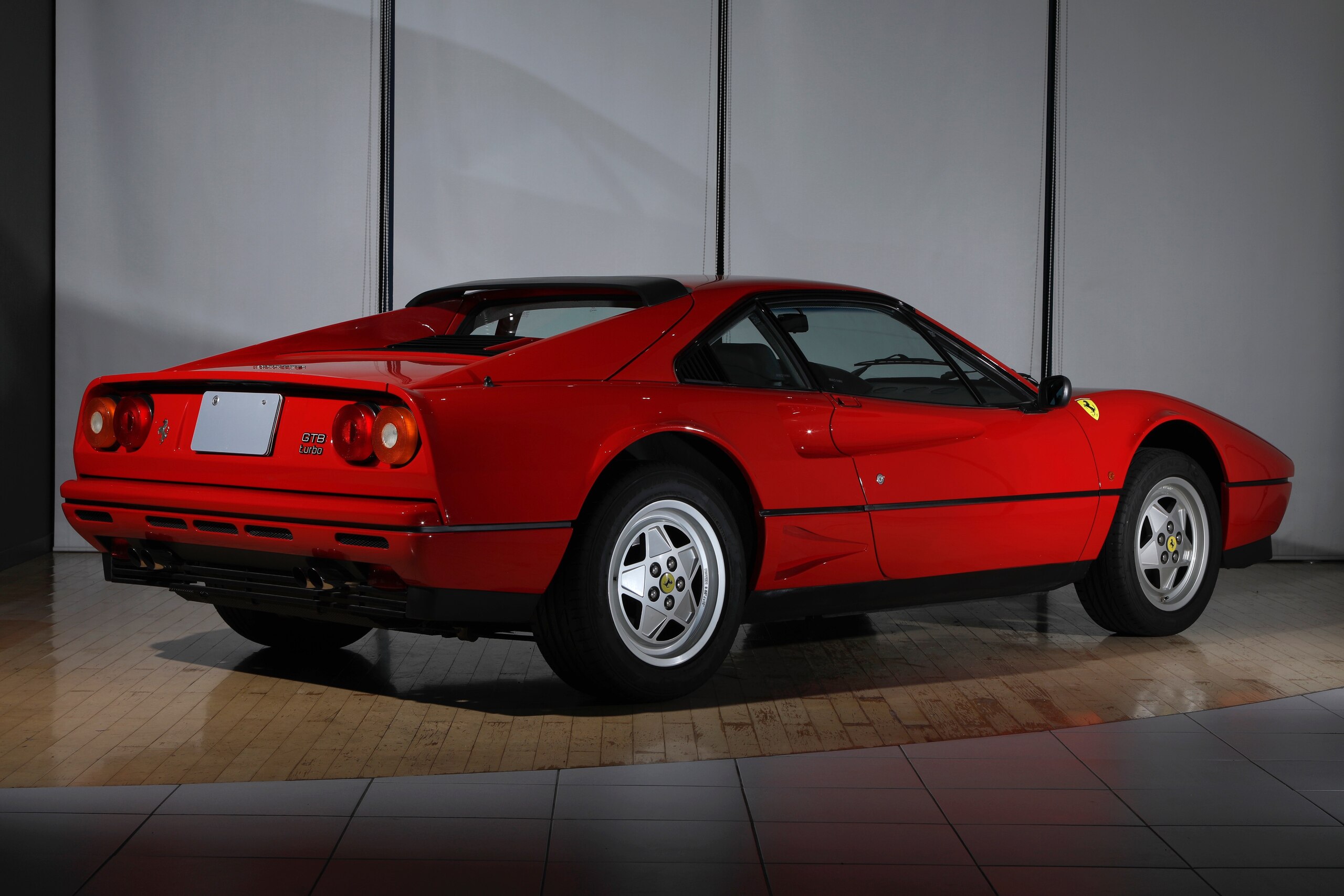 Ferrari 208 GTB Turbo (photo: 5)