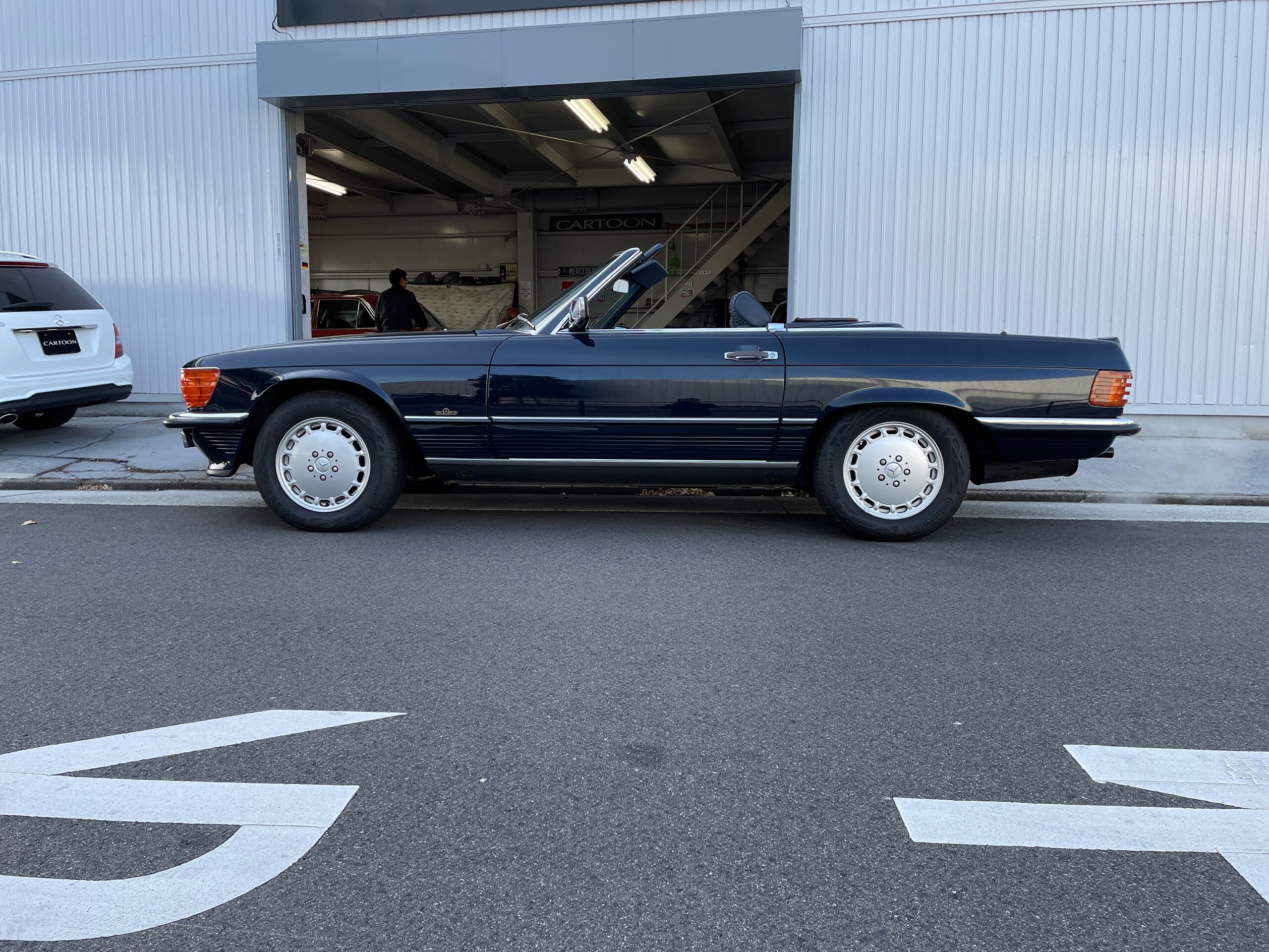 Mercedes Benz 560SL (photo: 4)