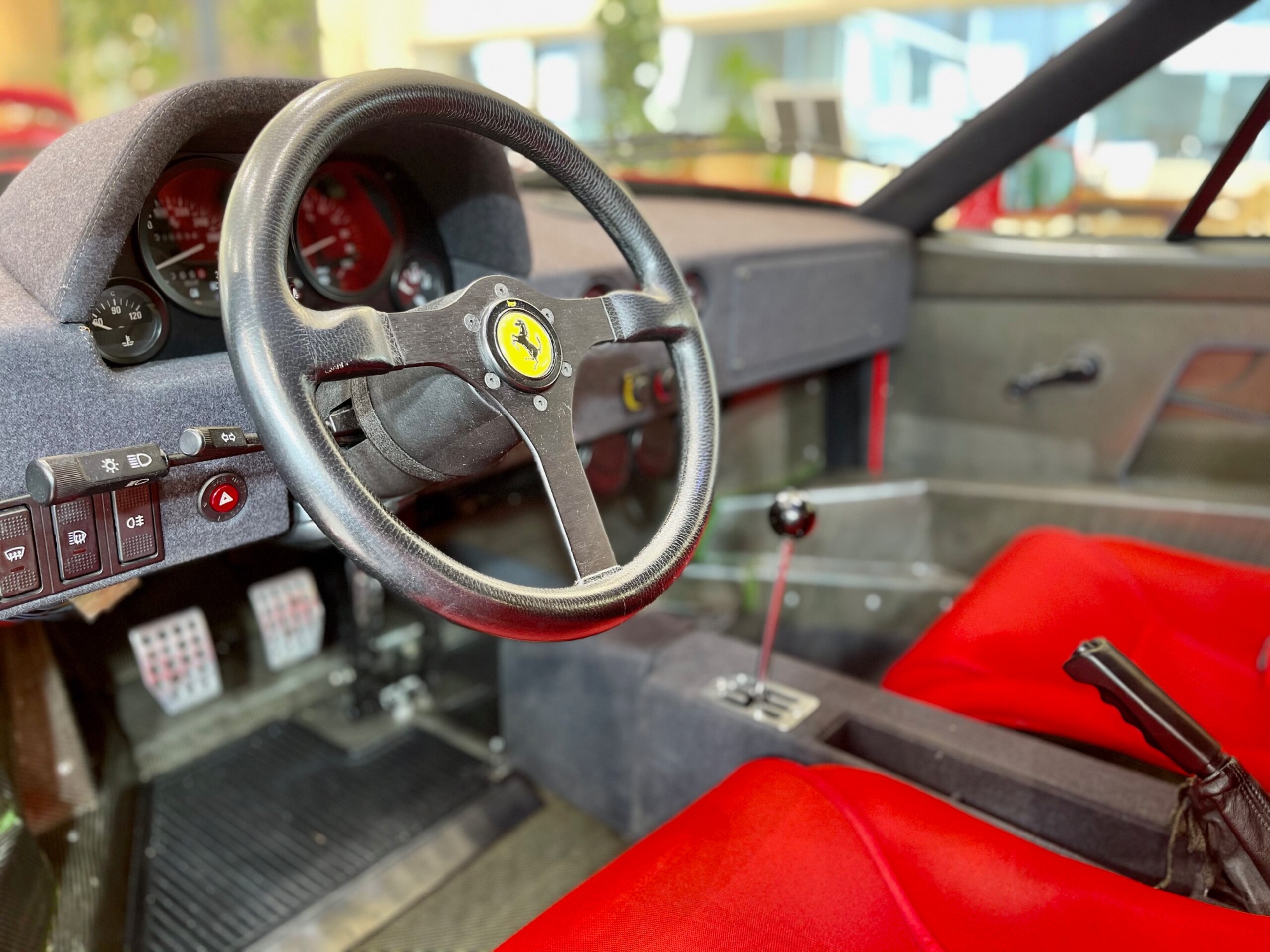 Ferrari F40 (photo: 9)