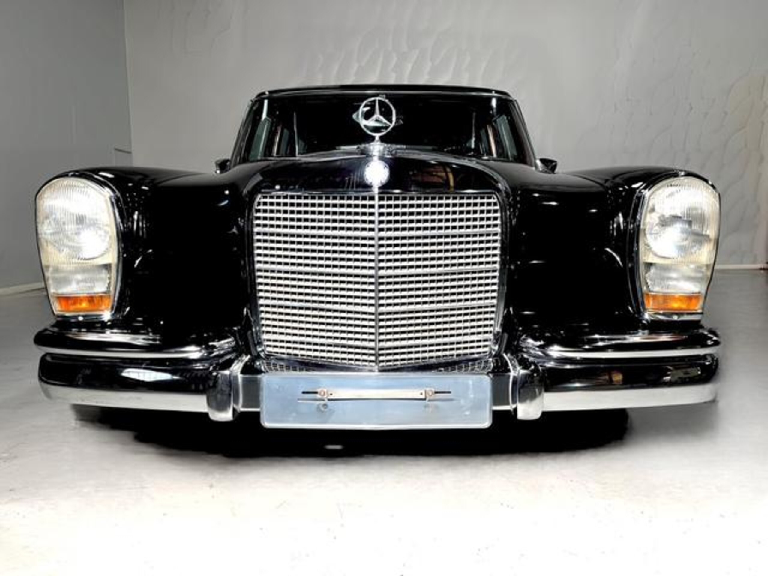 Mercedes Benz 600 Pullman