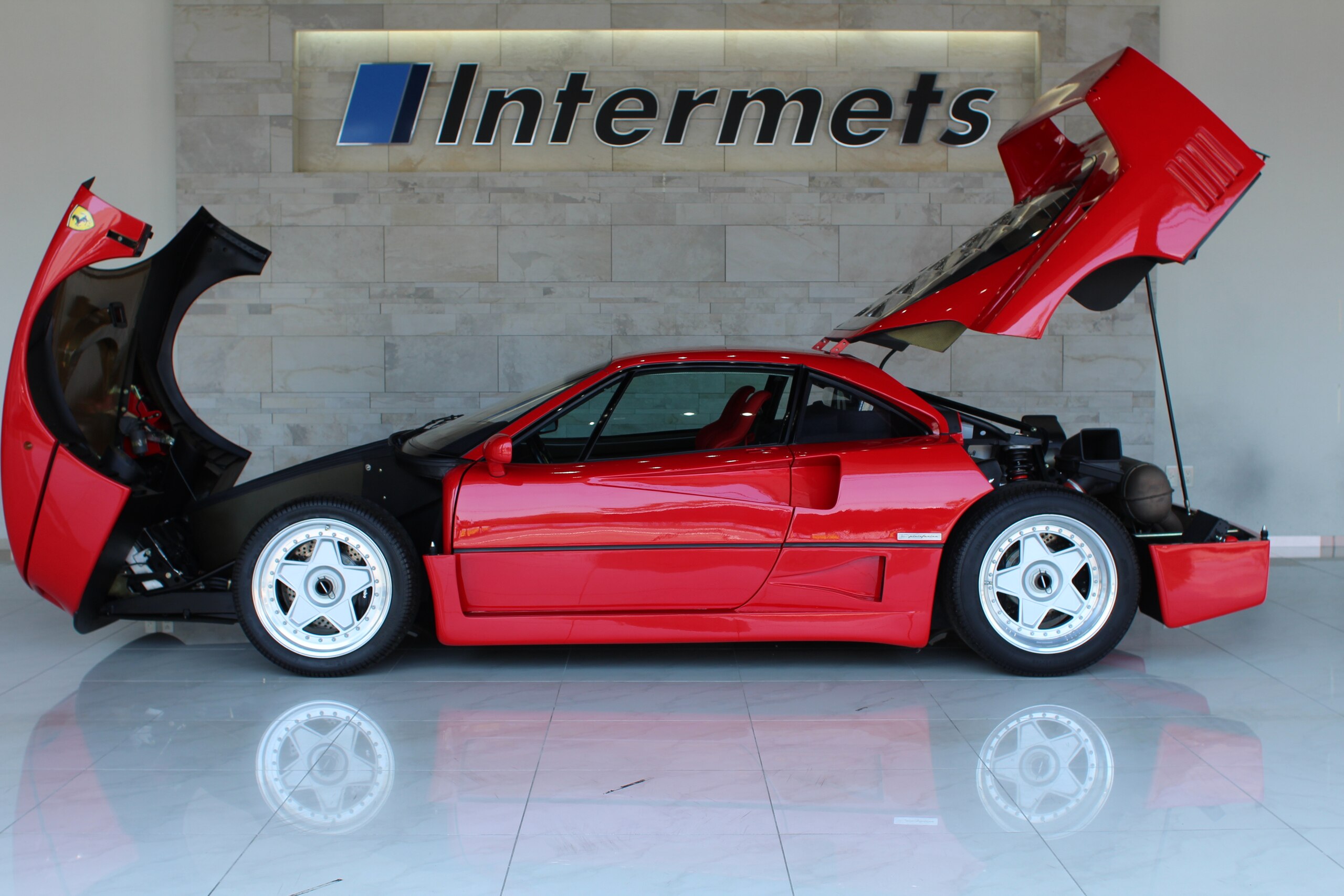 Ferrari F40 (photo: 4)