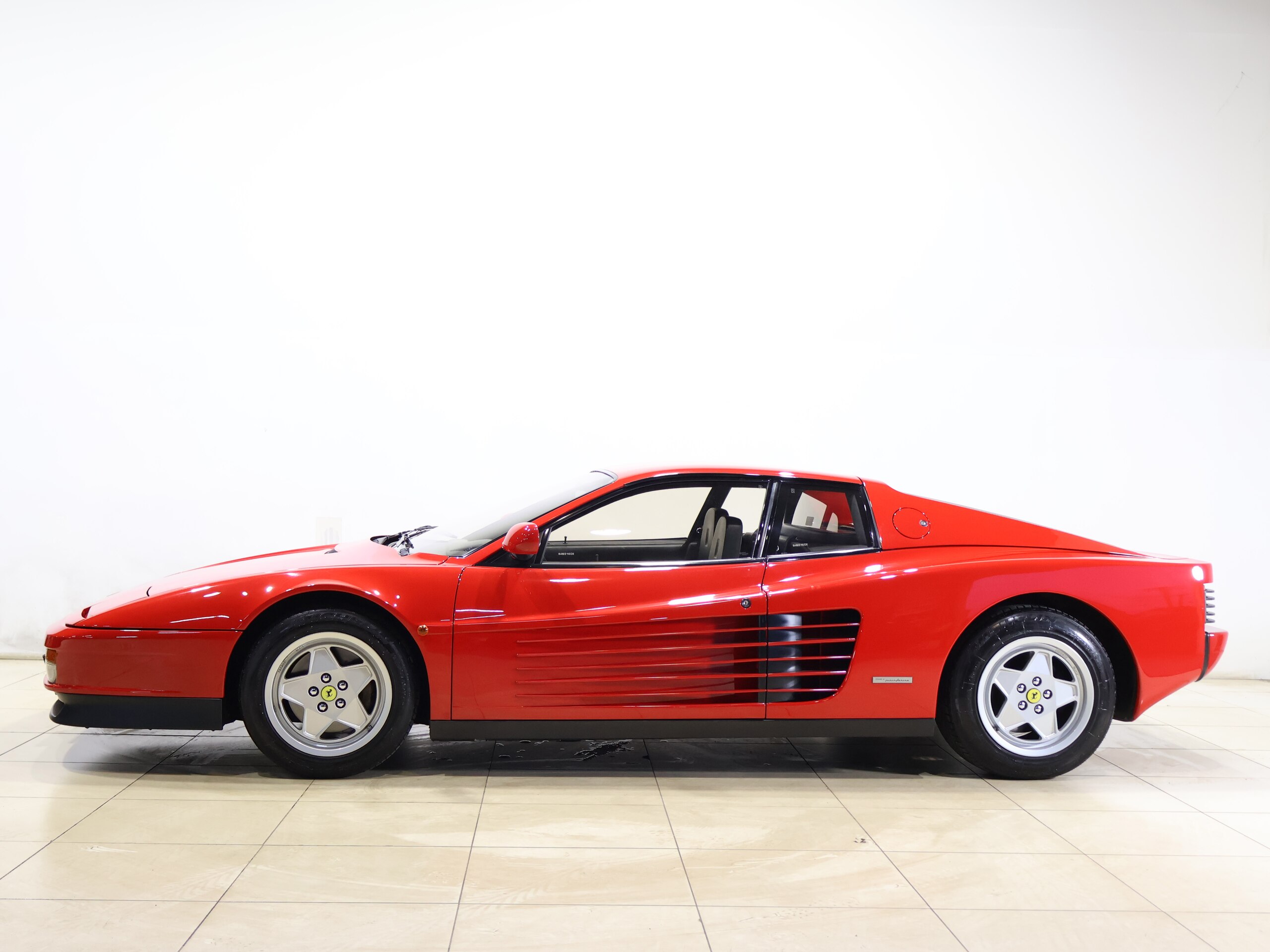 Ferrari Testarossa (photo: 5)