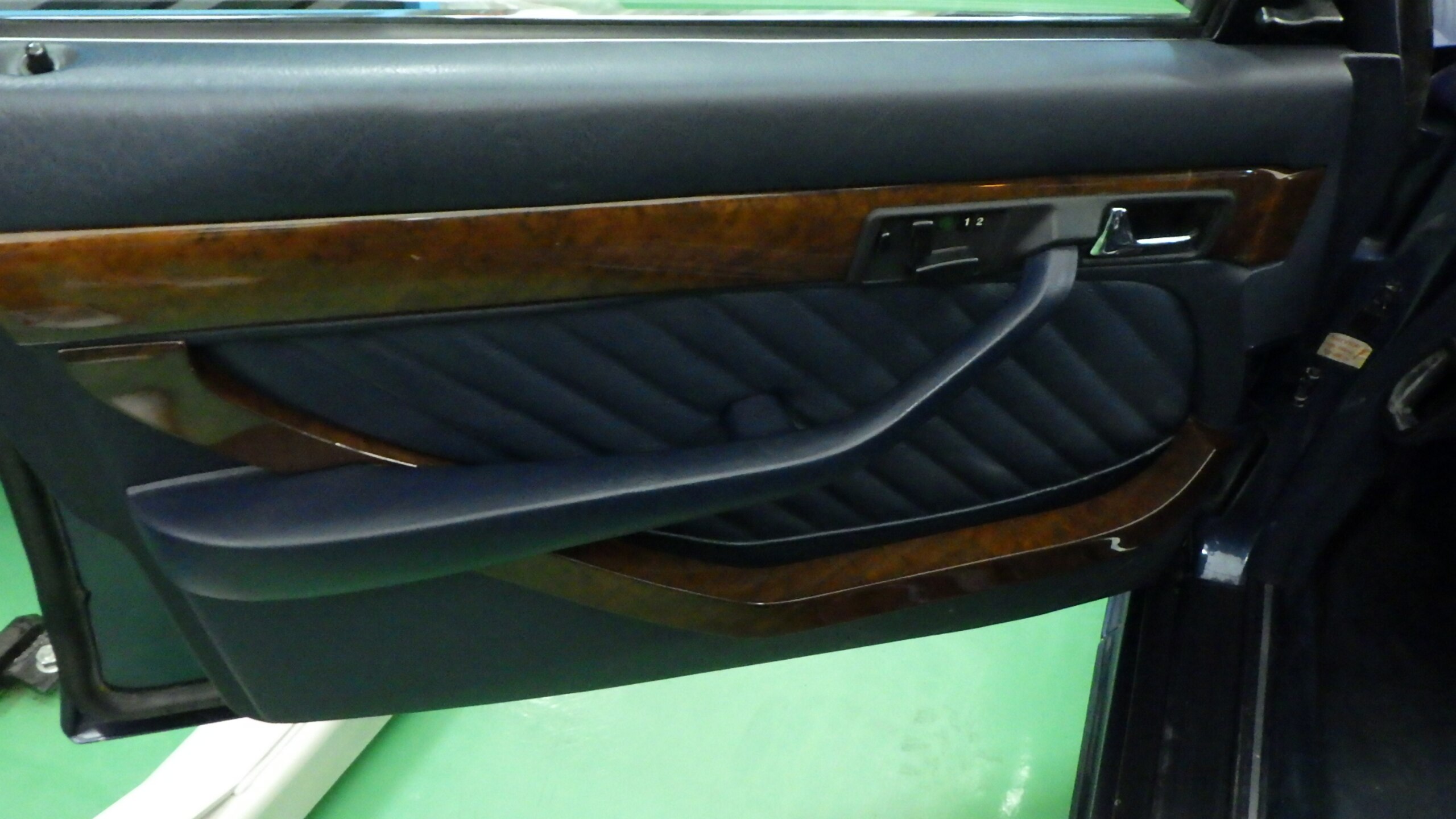 Mercedes Benz 560SEL 6.0 AMG (photo: 7)
