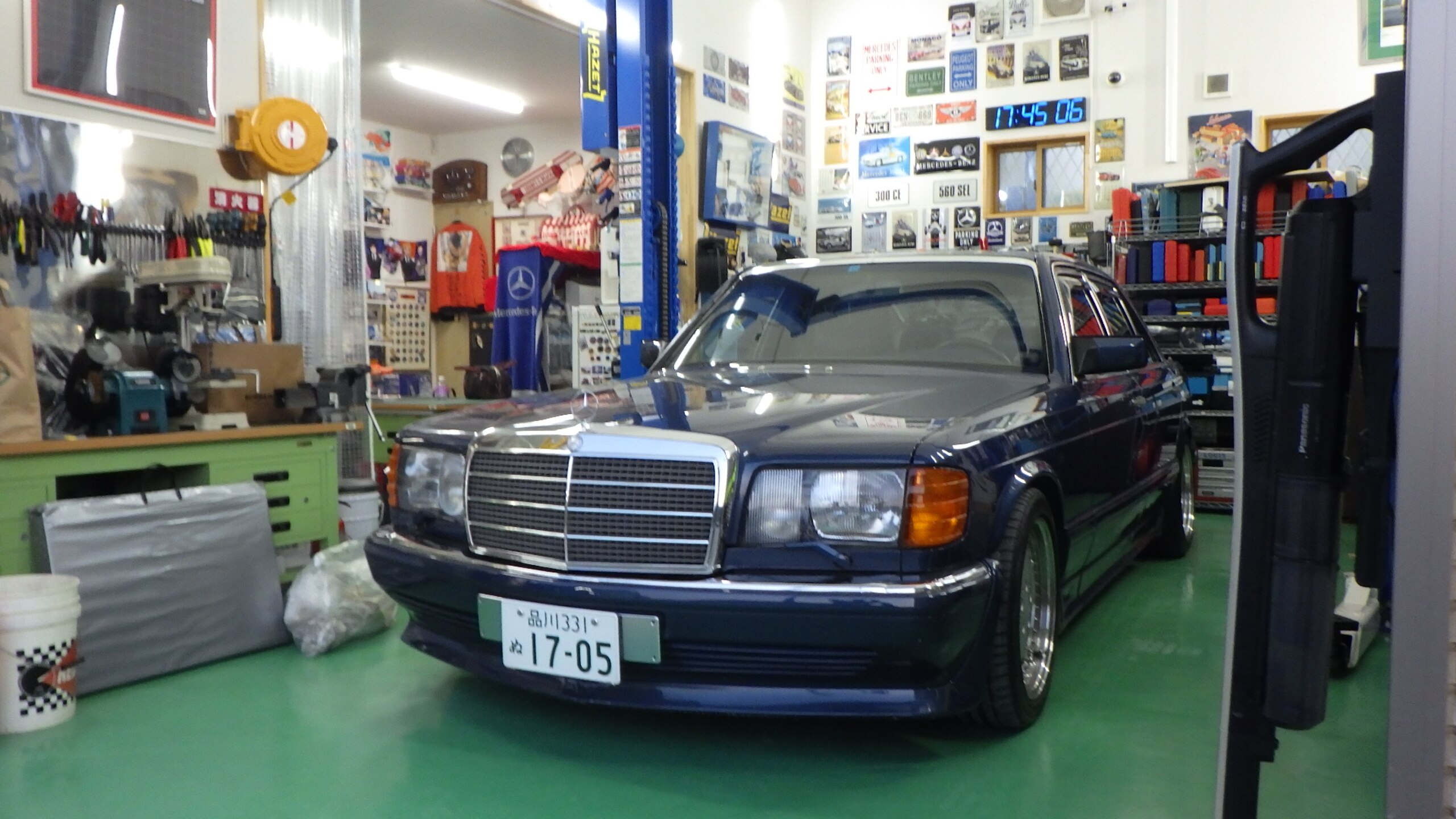 Mercedes Benz 560SEL 6.0 AMG