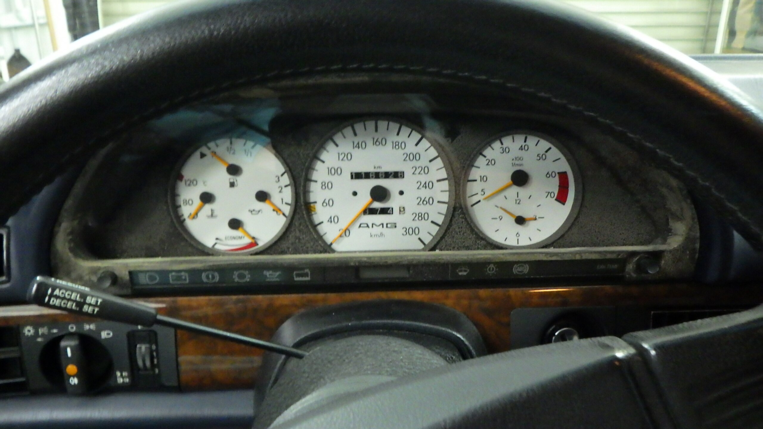 Mercedes Benz 560SEL 6.0 AMG (photo: 10)