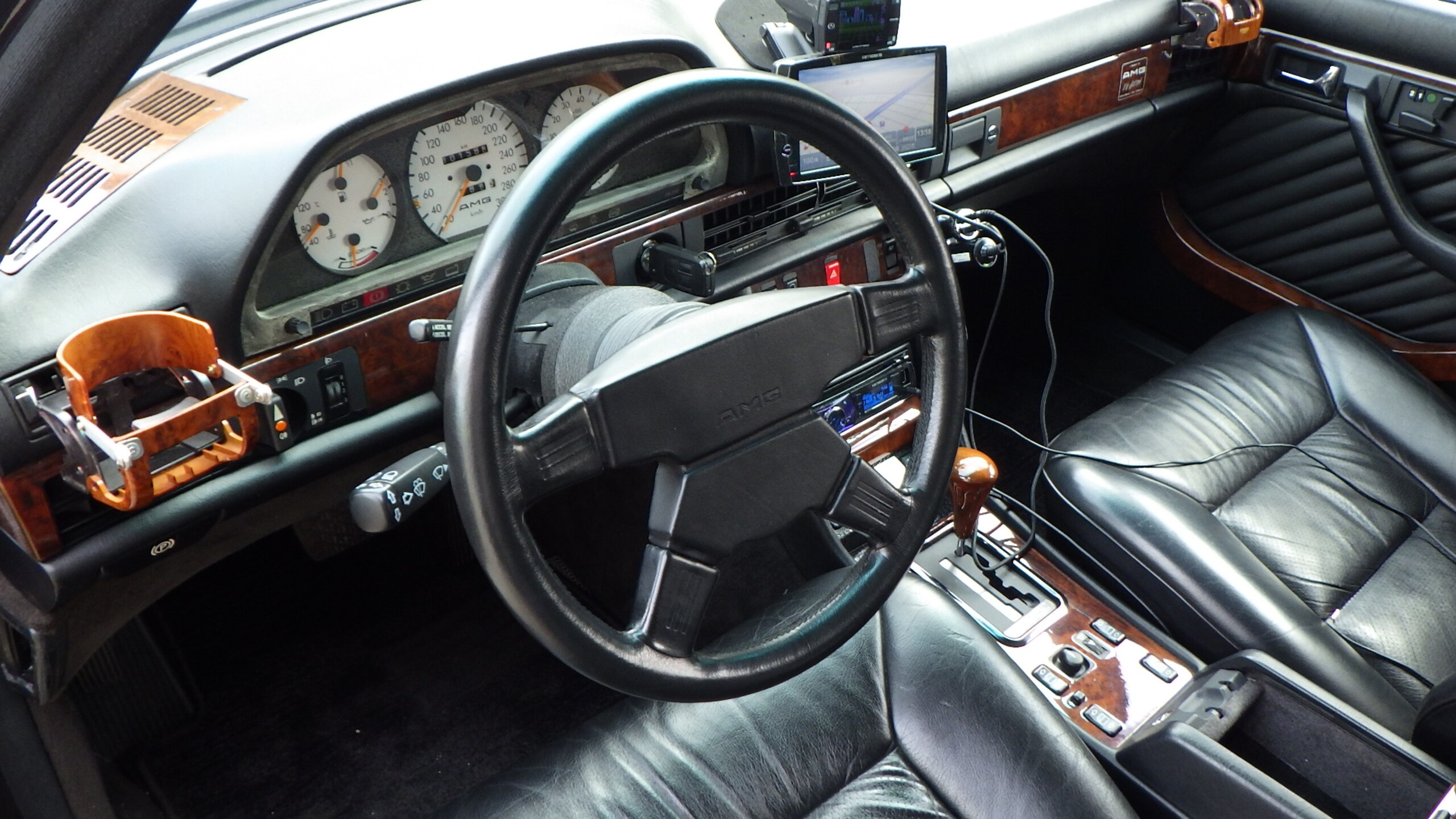 Mercedes Benz 560SEL 6.0 AMG (photo: 8)