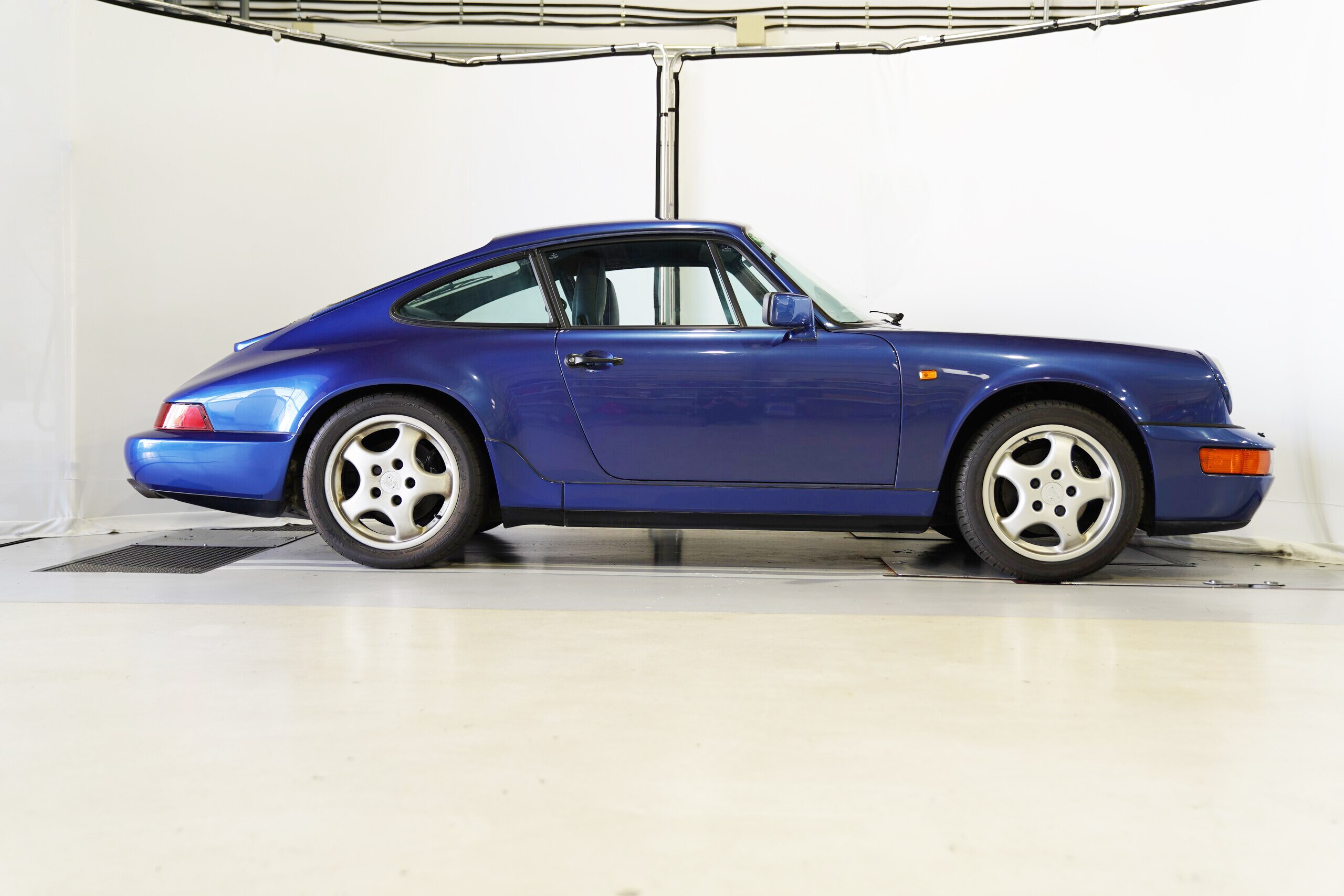 Porsche 911 Carrera 2 (photo: 2)