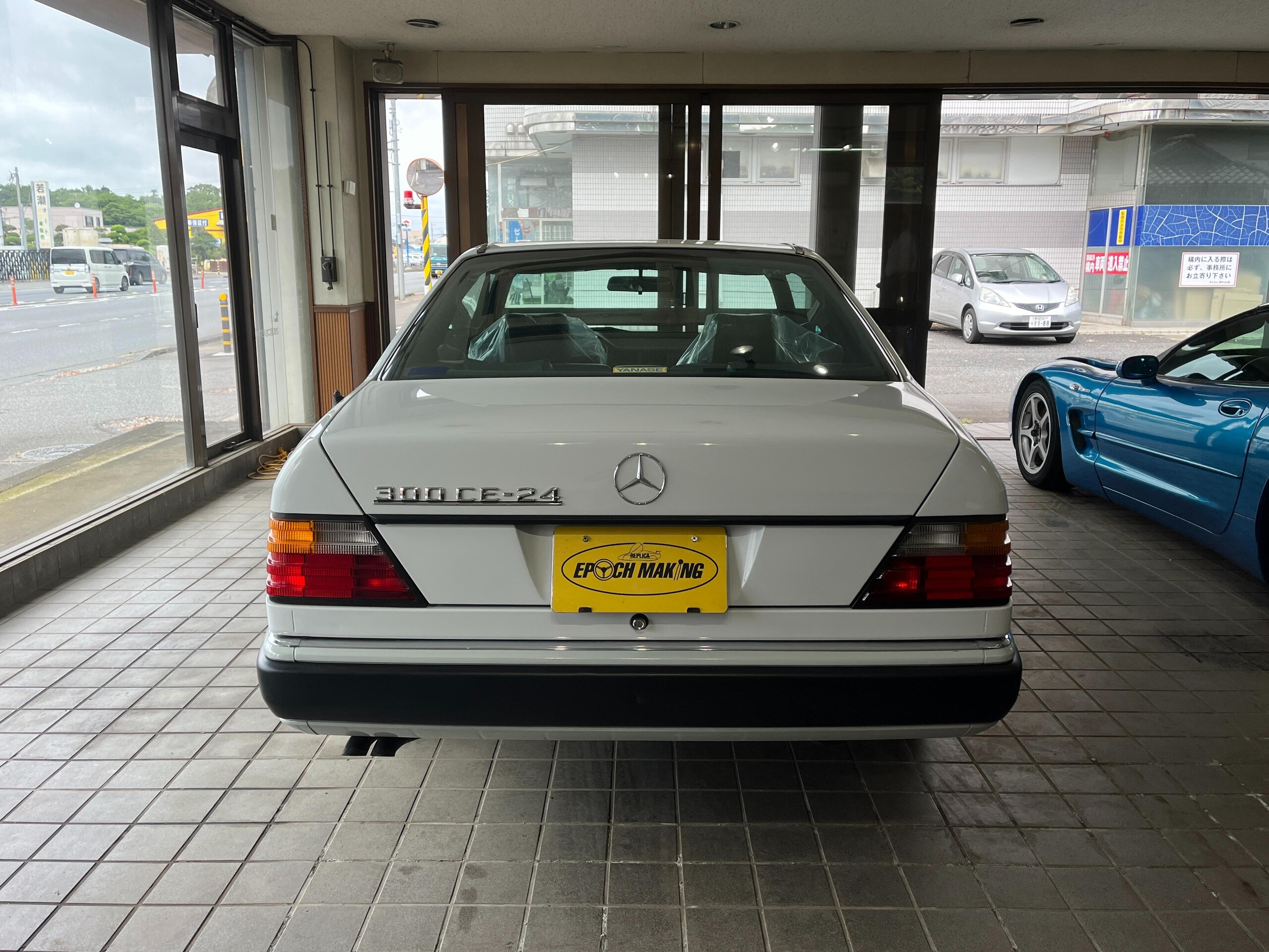 Mercedes Benz 300CE-24 (photo: 2)