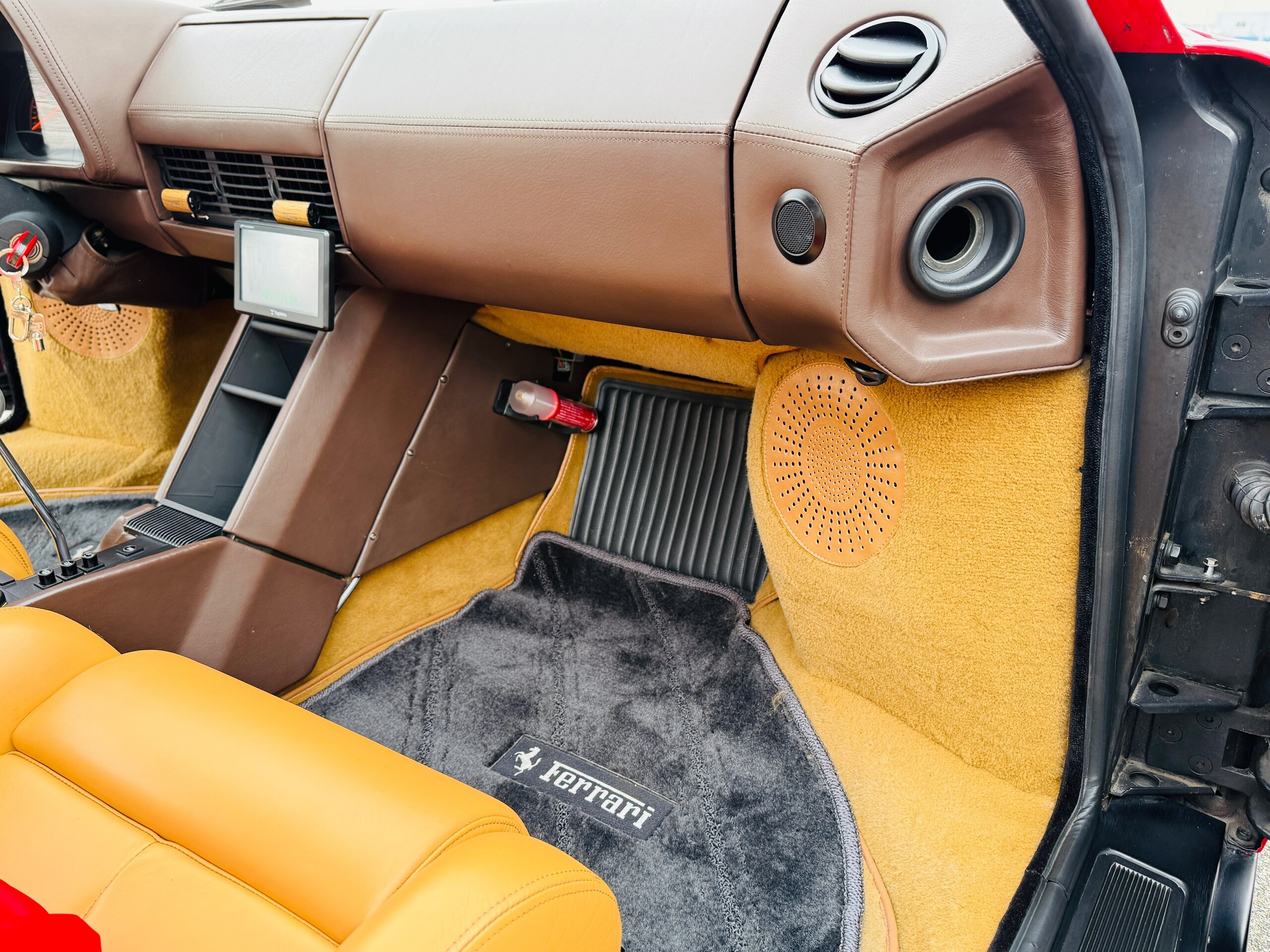 Ferrari Testarossa (photo: 15)