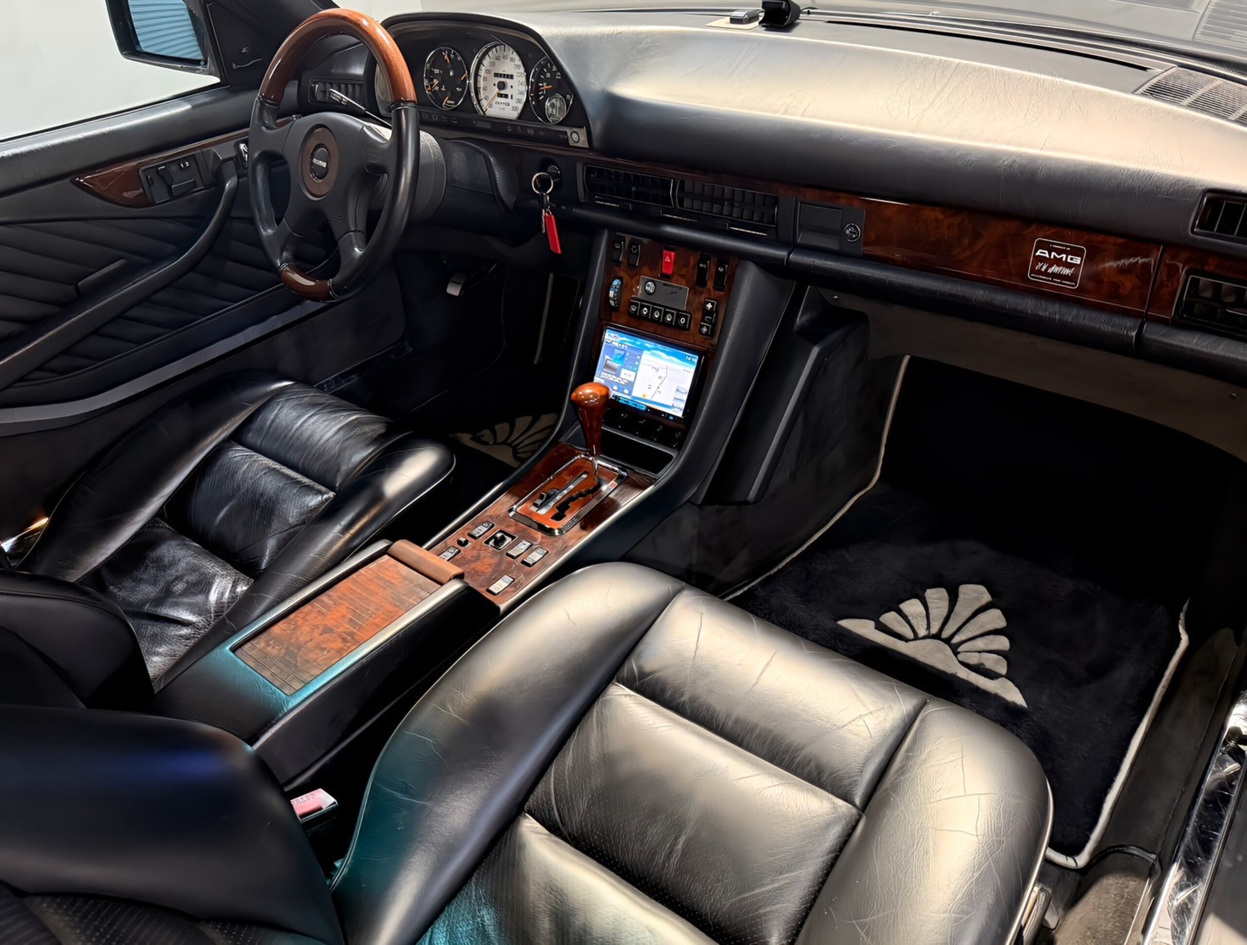 Mercedes Benz 560SEC (photo: 16)
