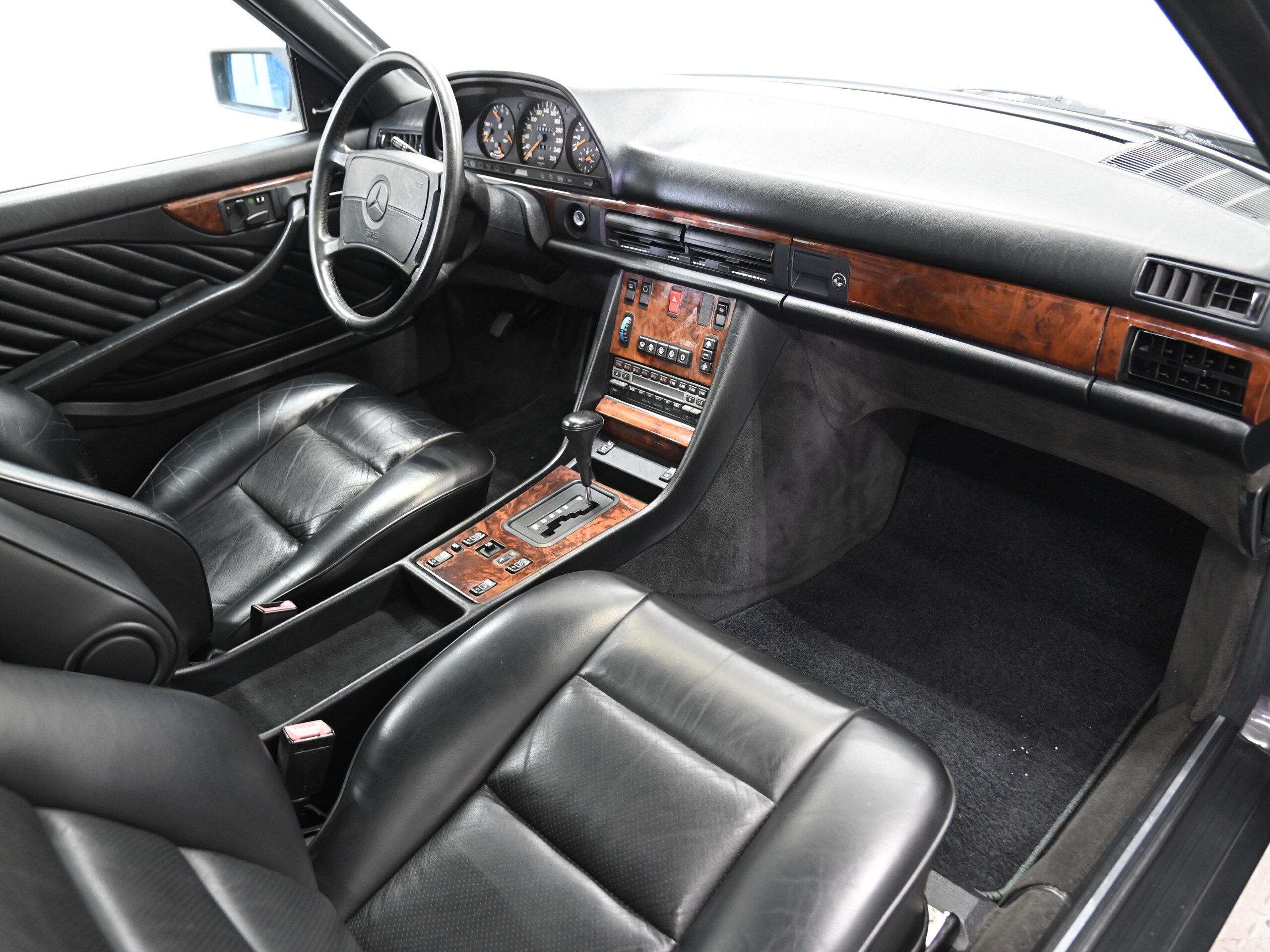 Mercedes Benz 560SEC (photo: 14)
