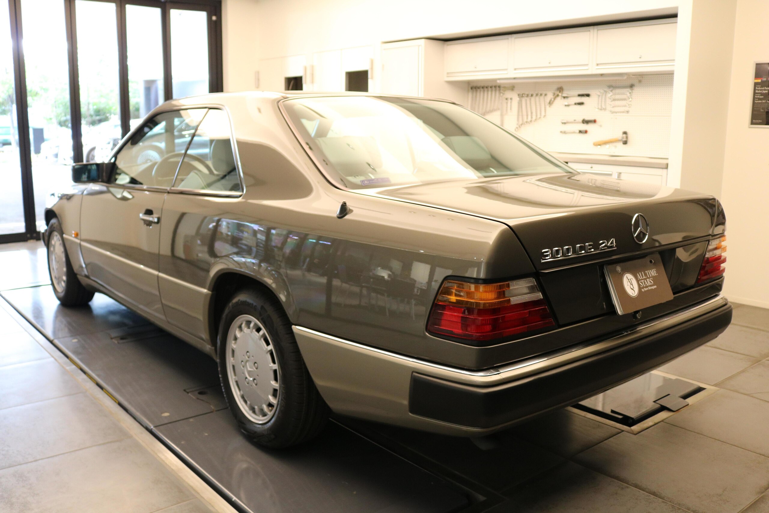 Mercedes Benz 300CE-24 (photo: 5)