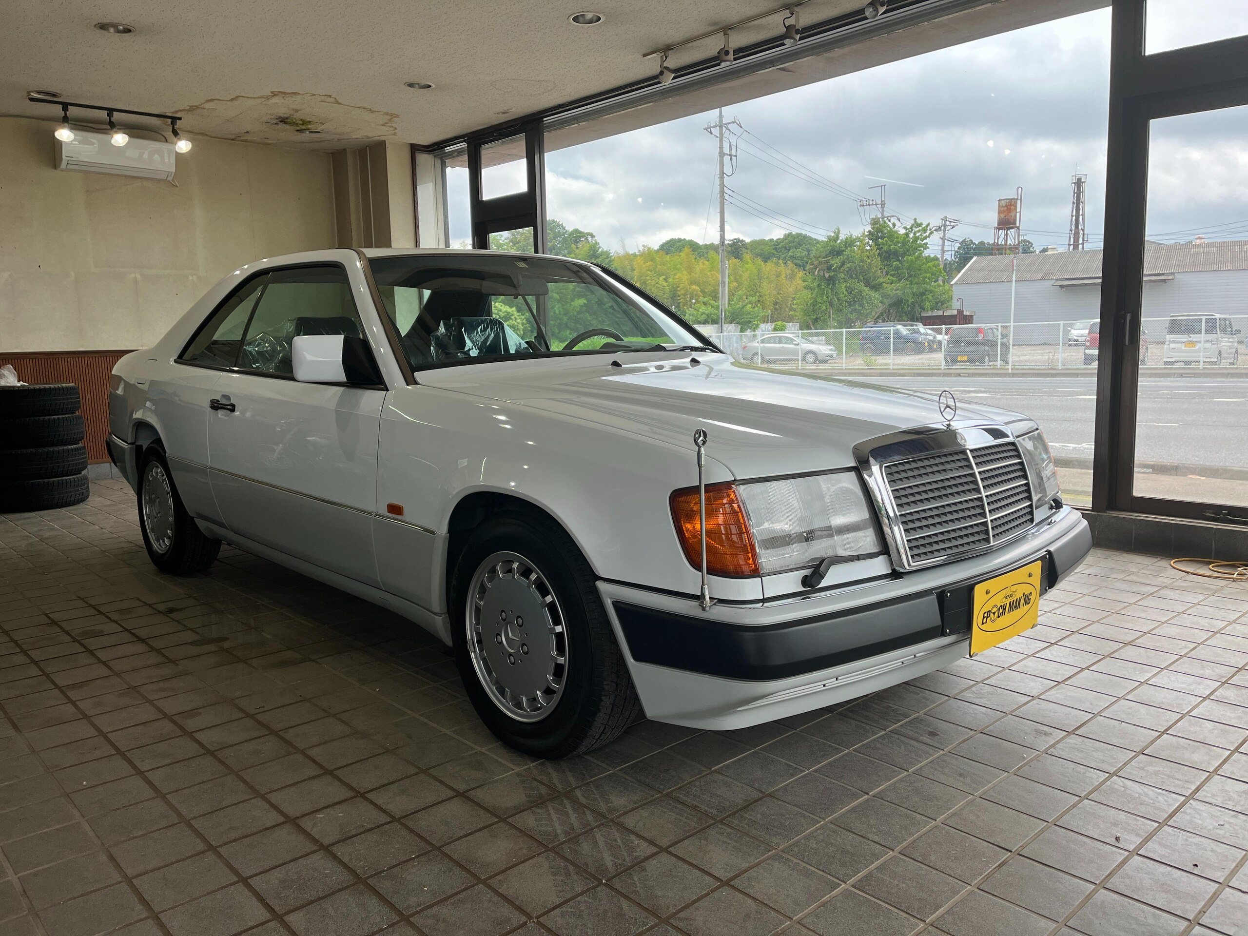 Mercedes Benz 300CE-24 (photo: 1)