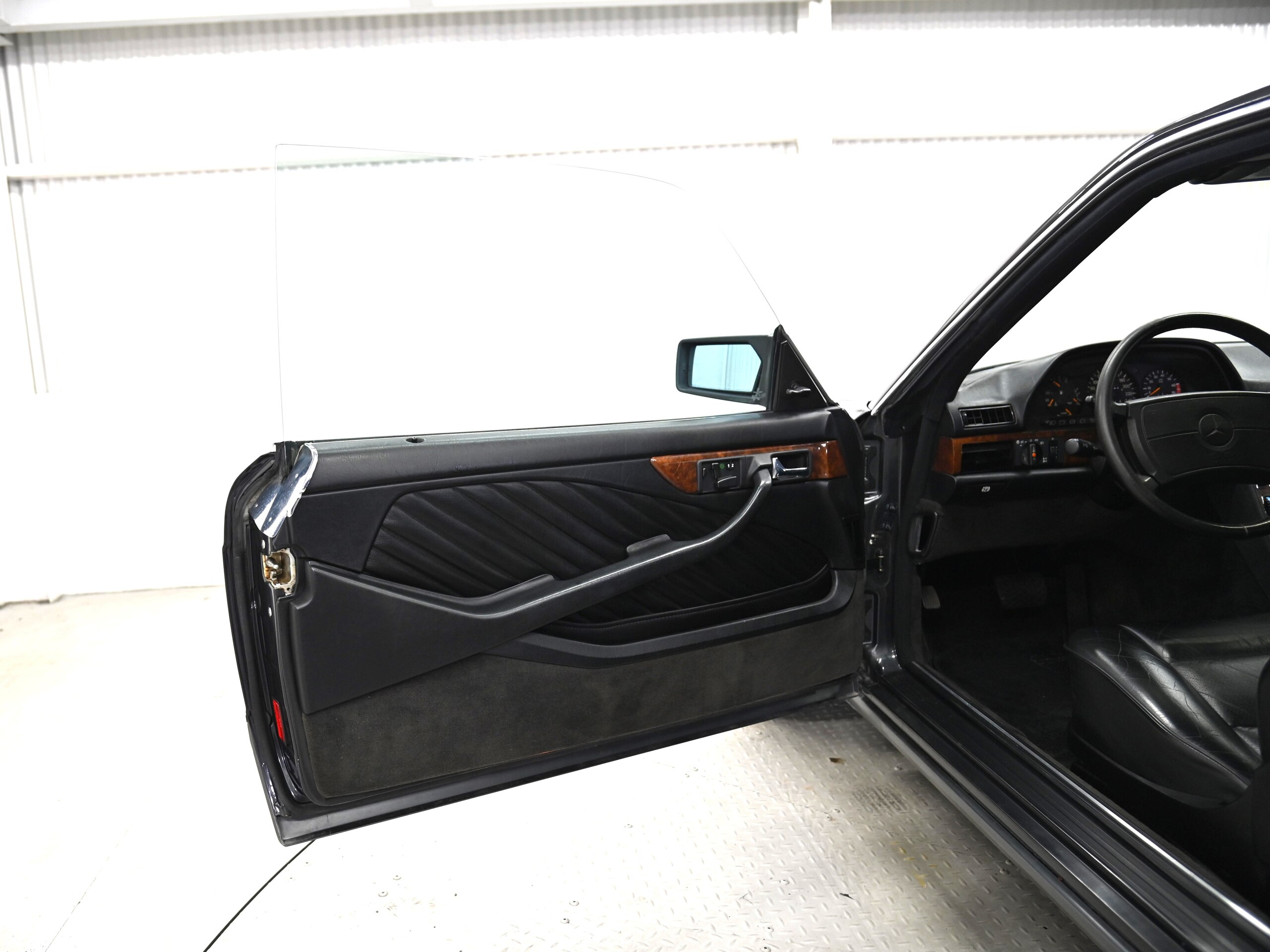 Mercedes Benz 560SEC (photo: 8)