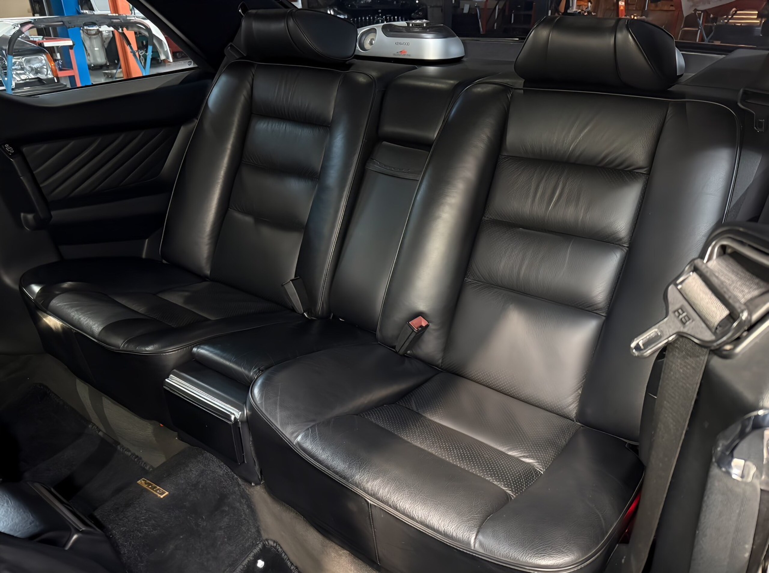 Mercedes Benz 560SEC (photo: 18)