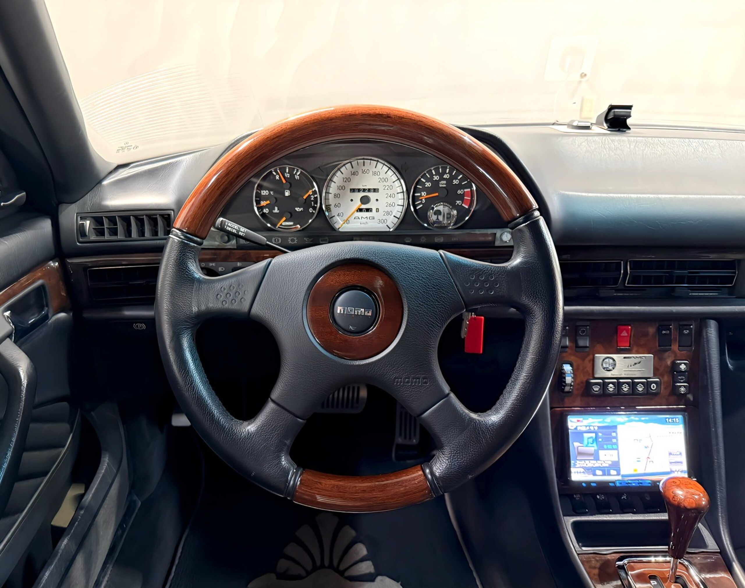 Mercedes Benz 560SEC (photo: 12)
