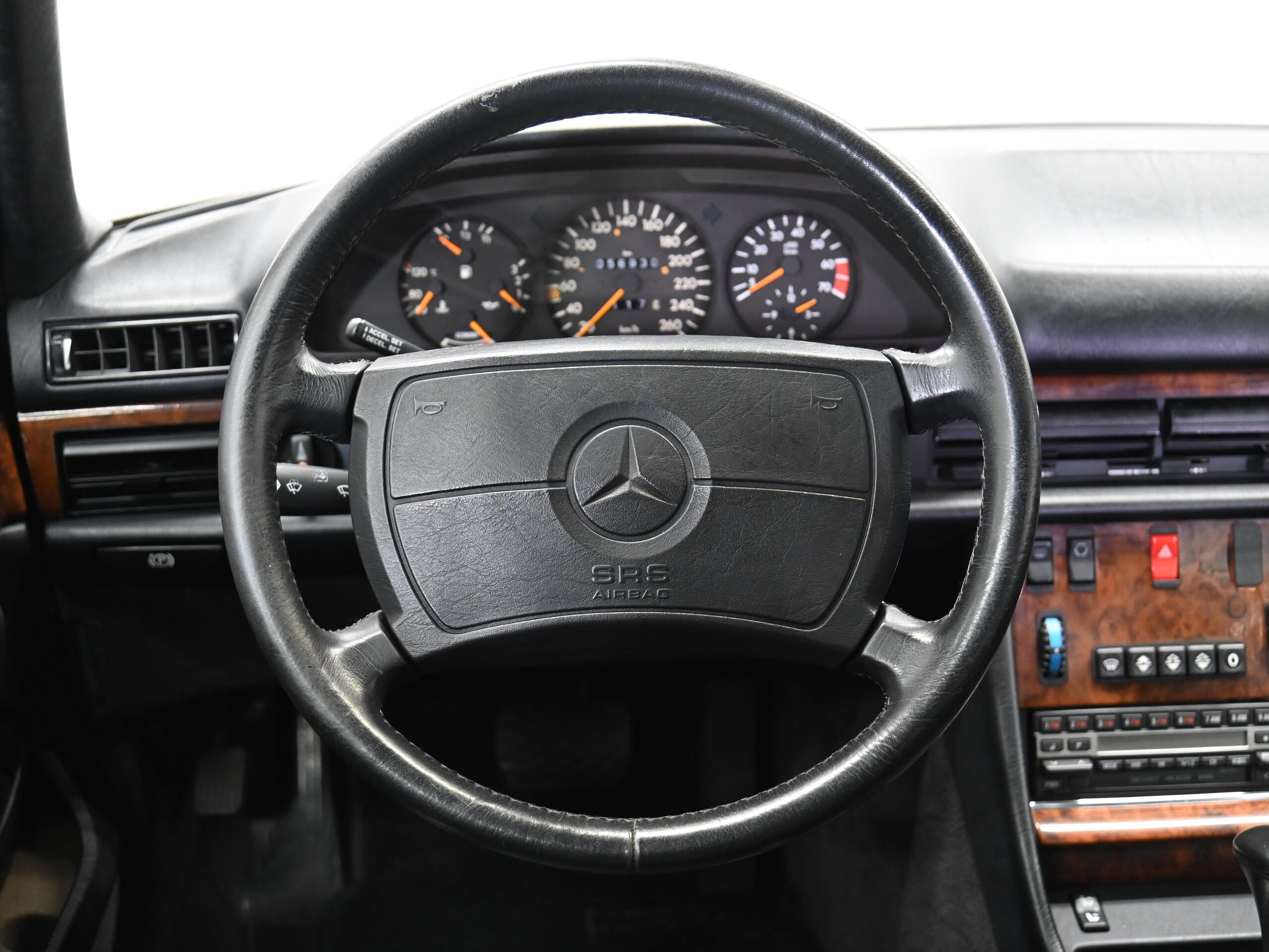 Mercedes Benz 560SEC (photo: 12)