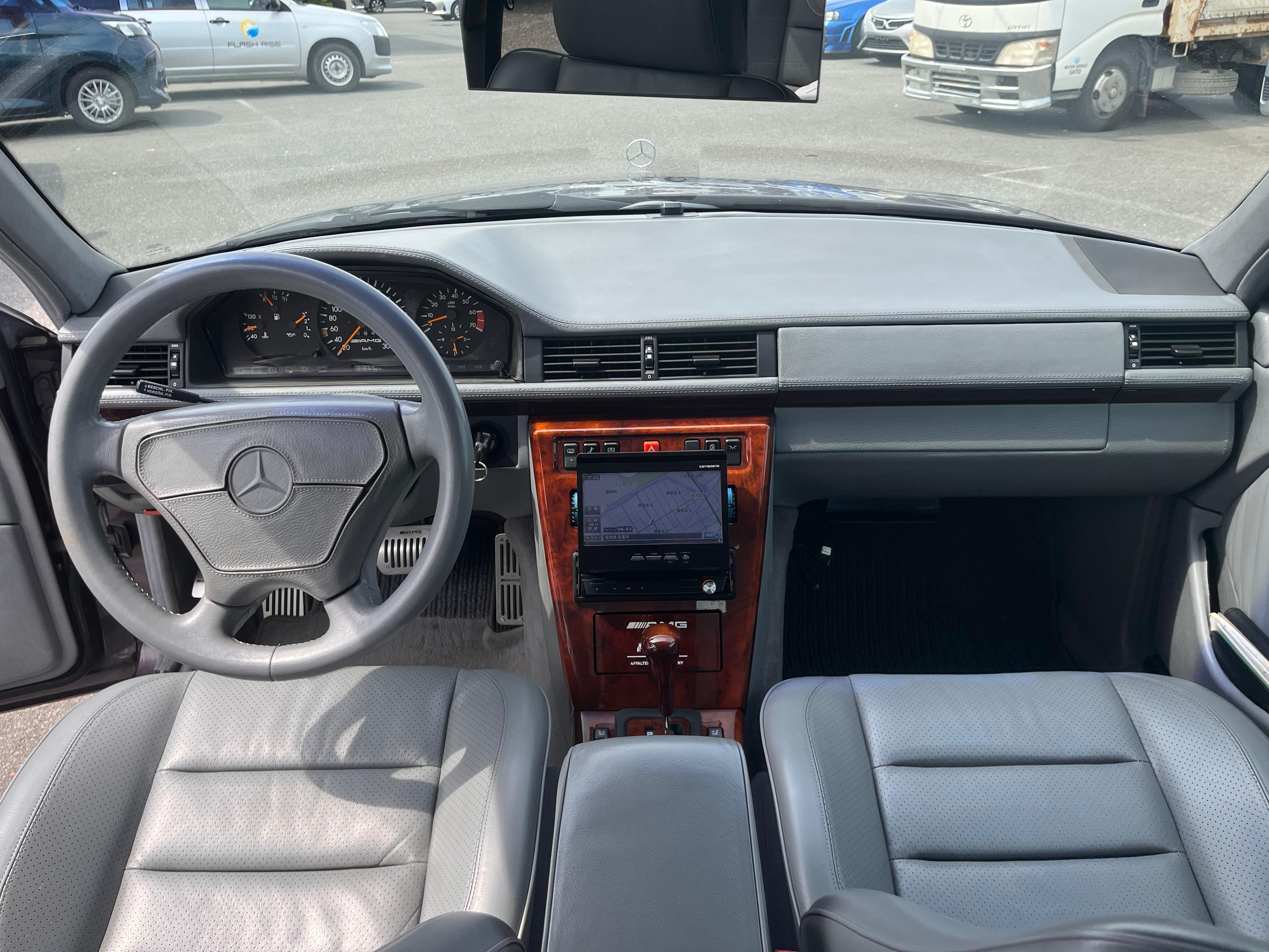 Mercedes Benz E60 AMG (photo: 8)