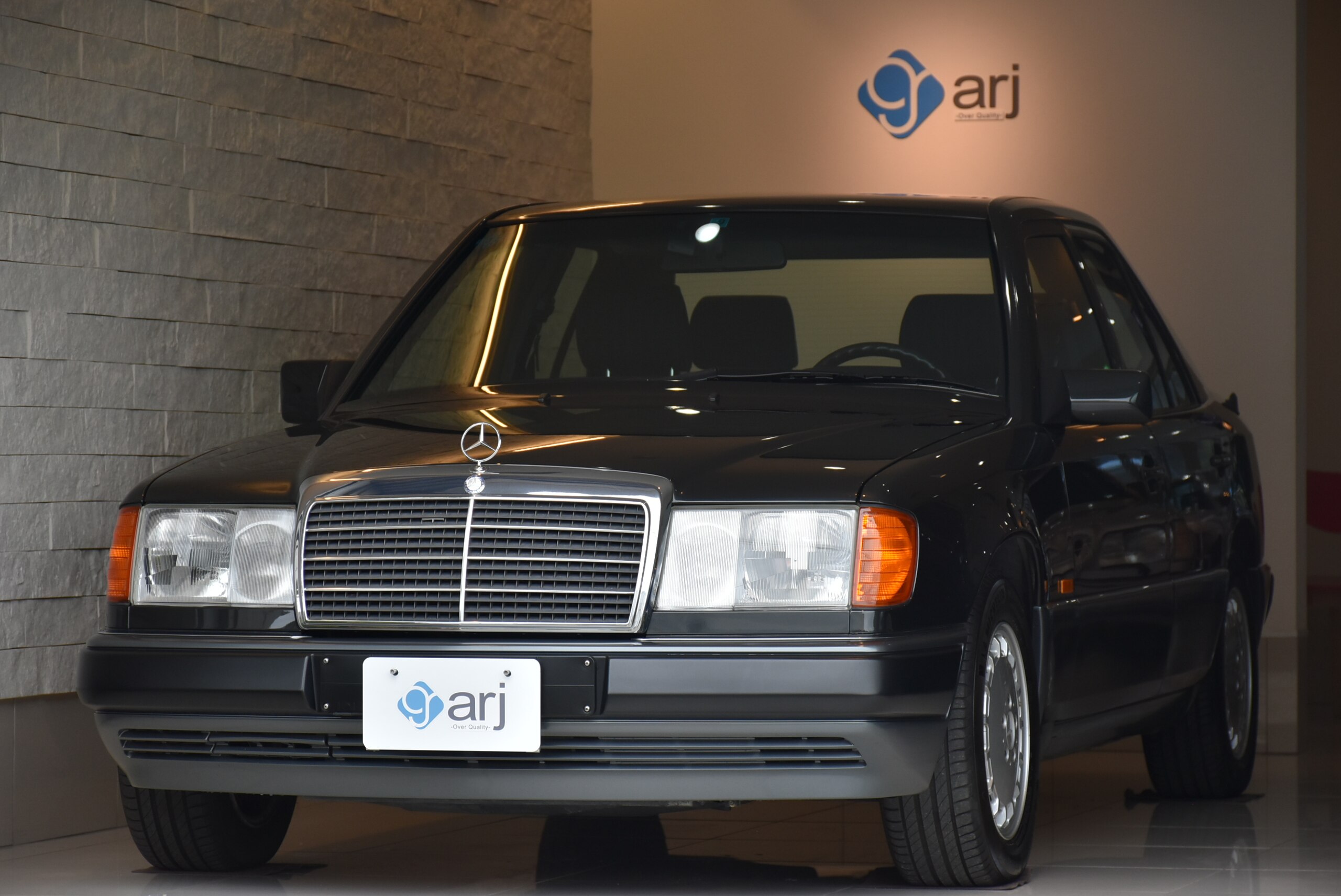 Mercedes Benz 300E-24