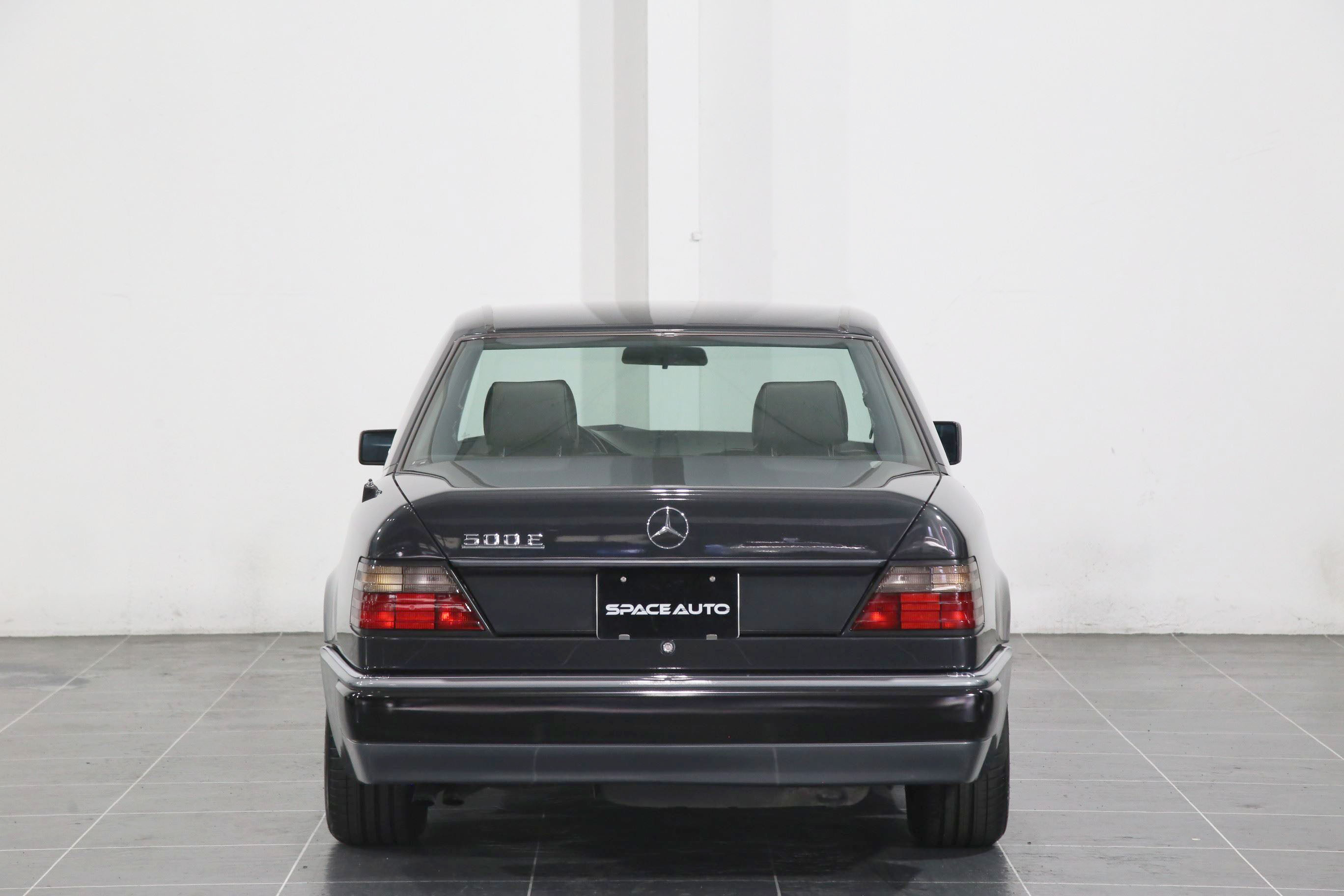 Mercedes Benz 500E (photo: 3)