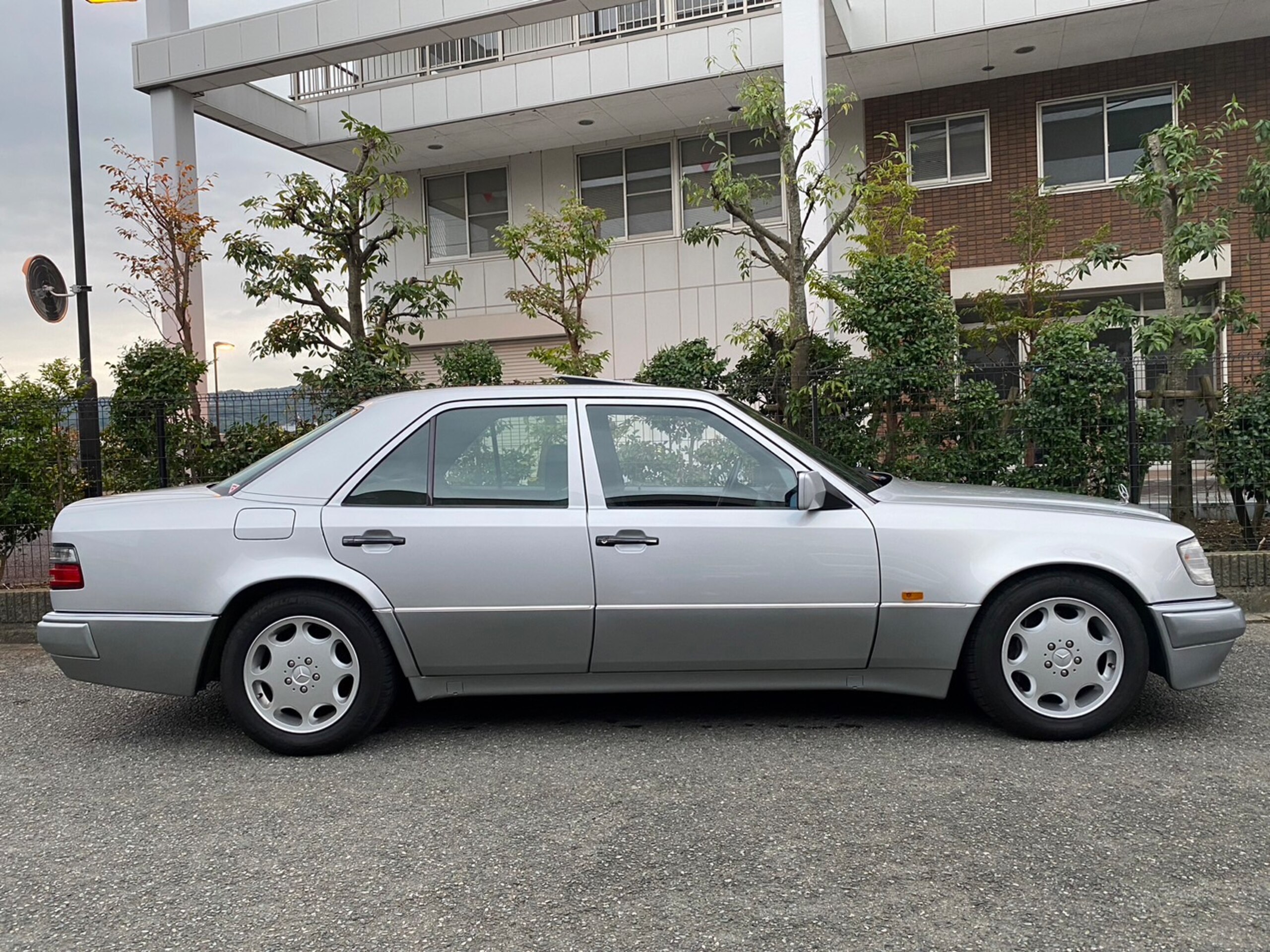 Mercedes Benz E500 (photo: 5)