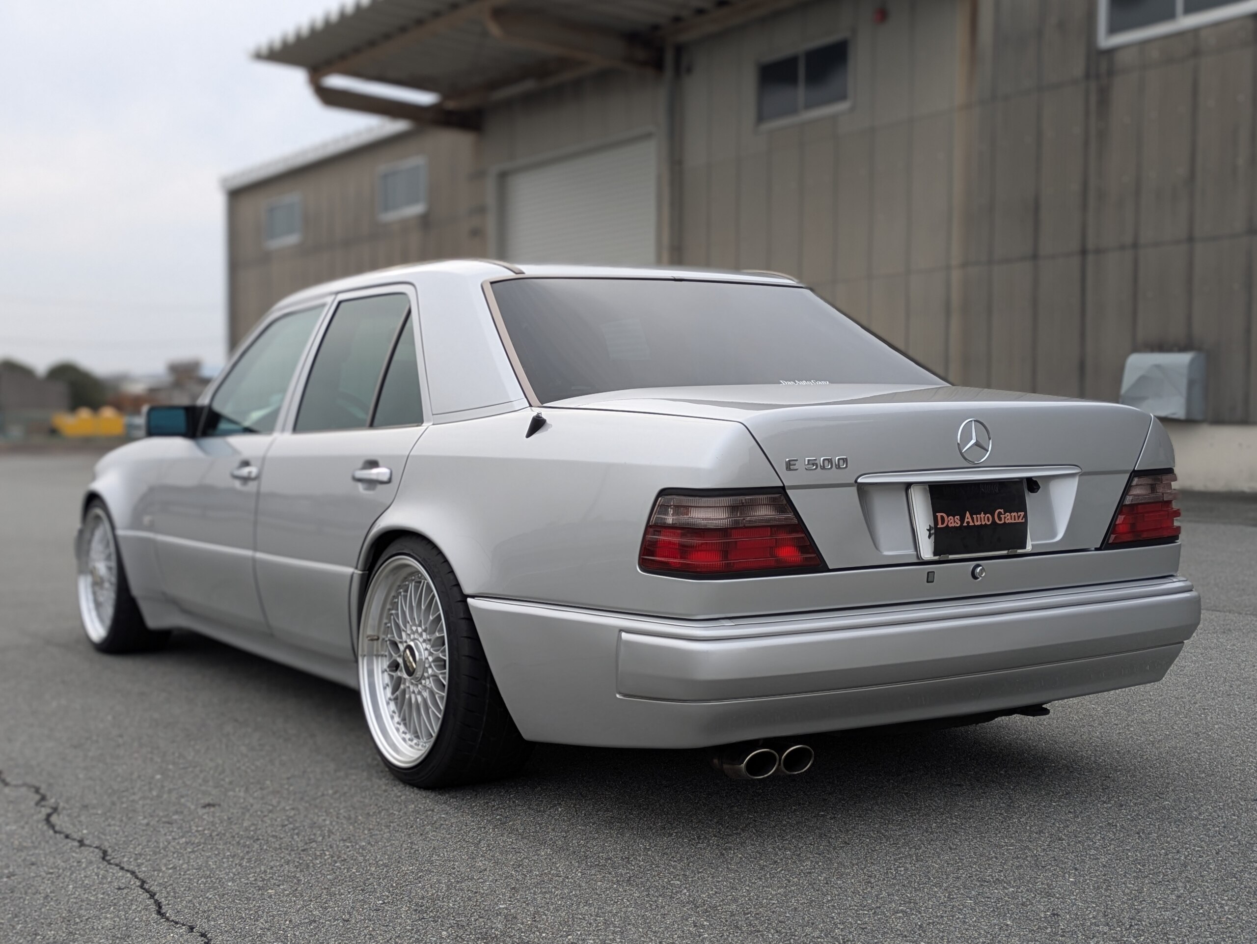 Mercedes Benz 500E (photo: 6)