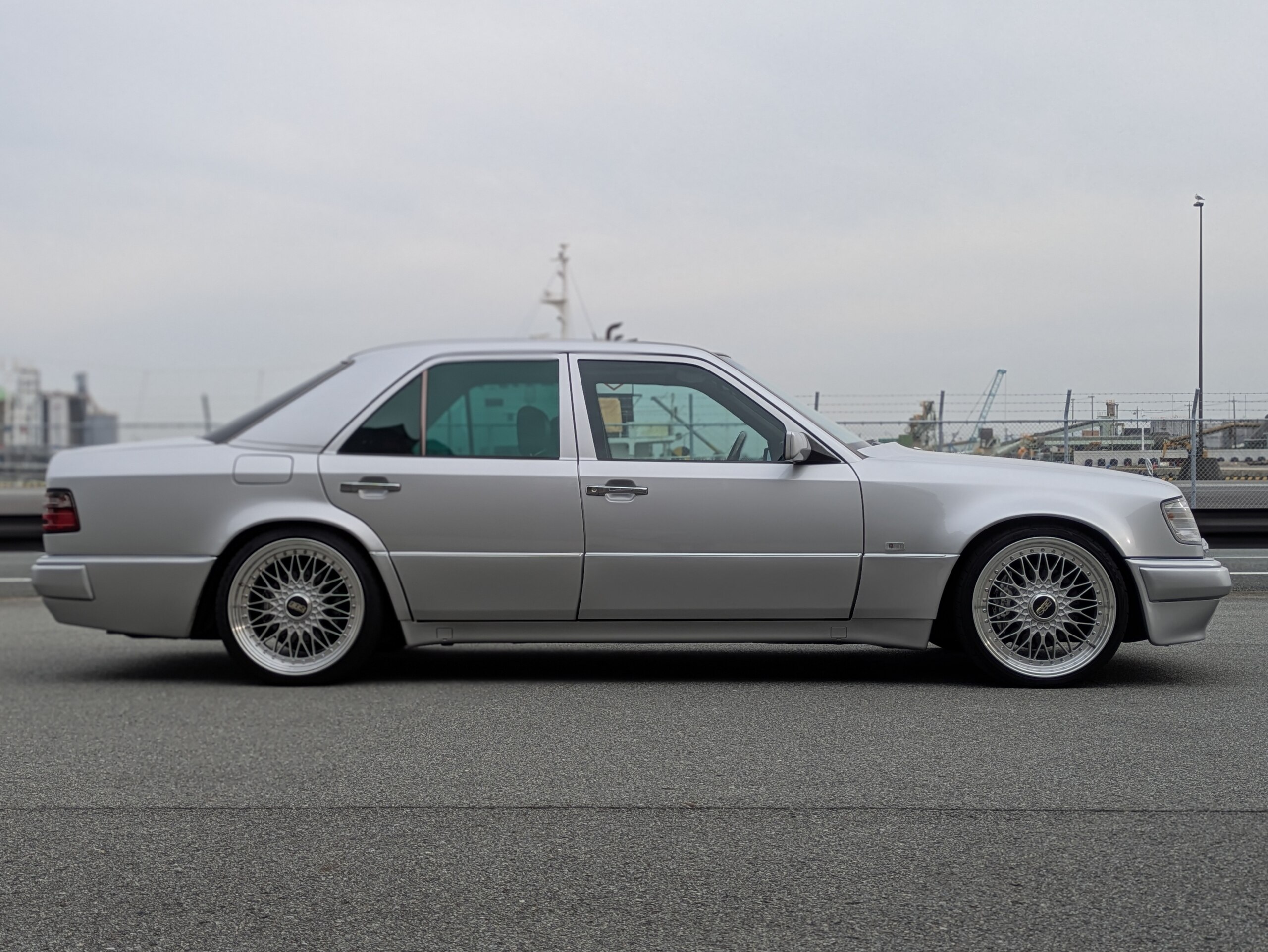 Mercedes Benz 500E (photo: 3)