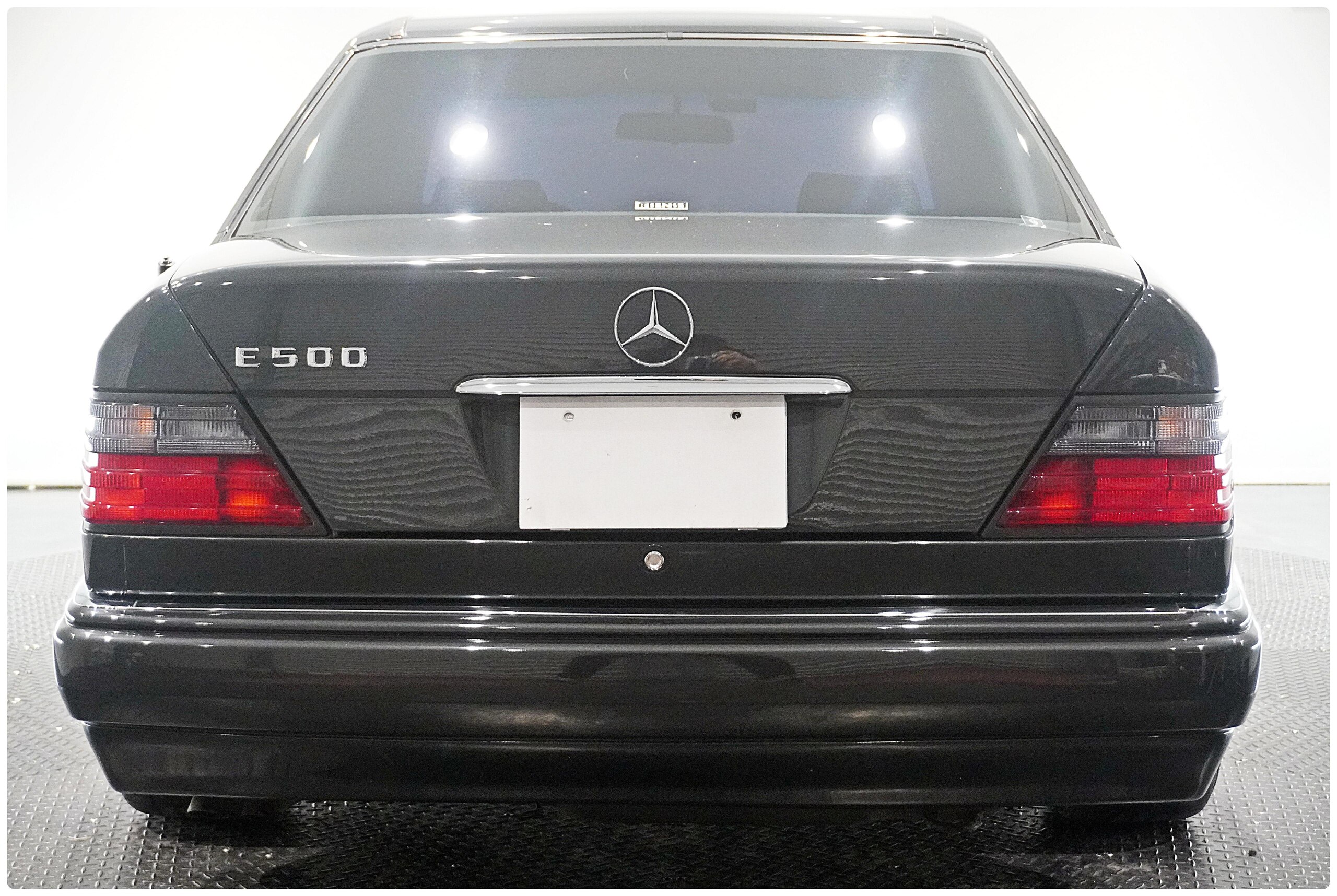 Mercedes Benz 500E (photo: 5)