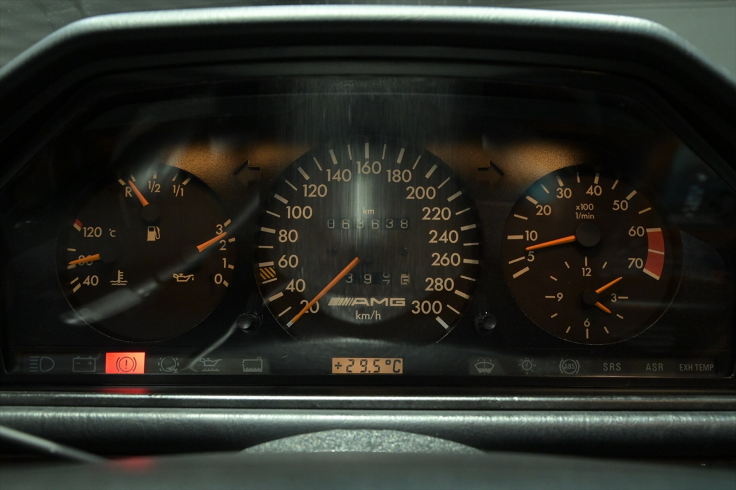 Mercedes Benz 500E 6.0 AMG (photo: 12)