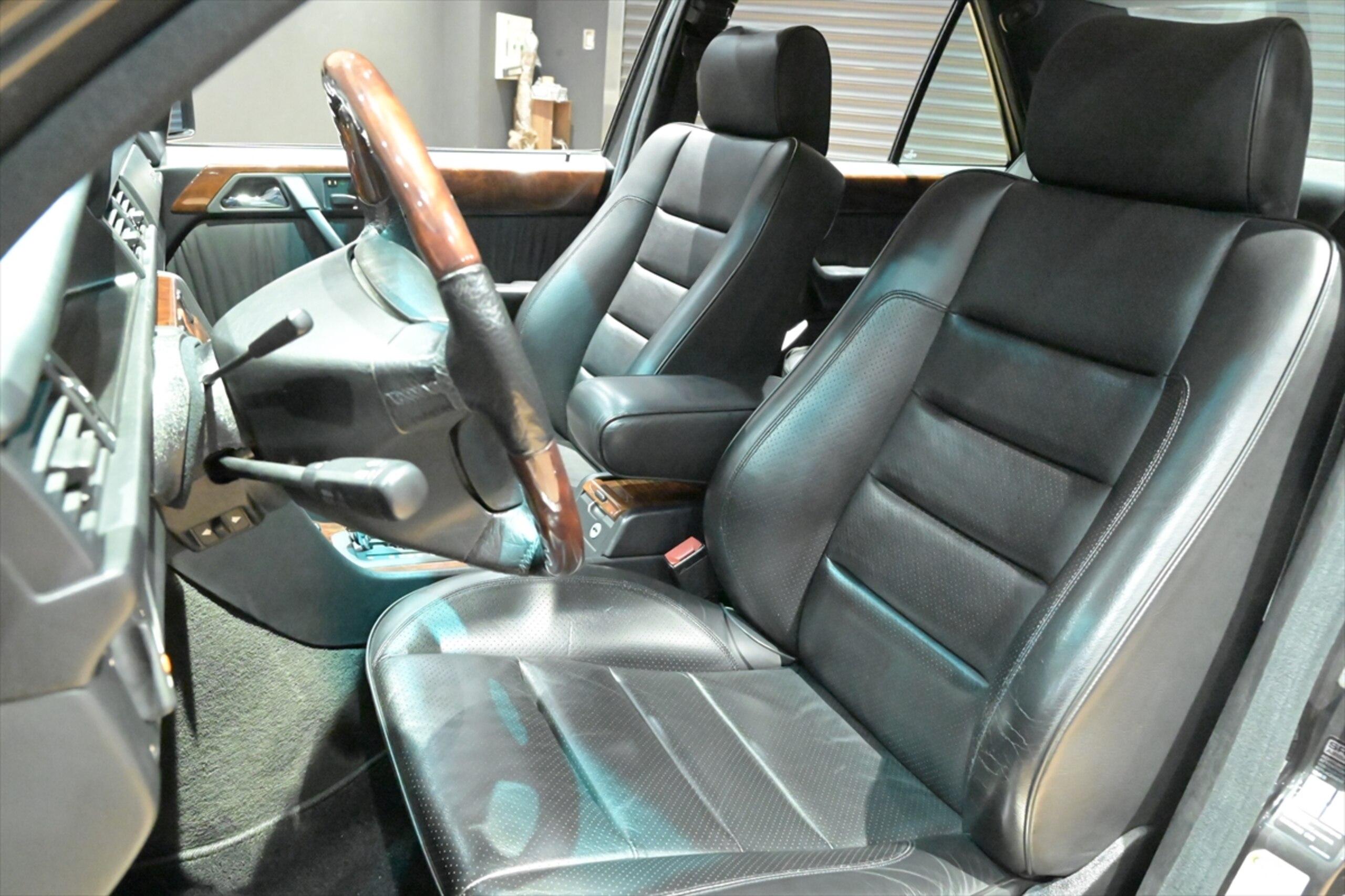 Mercedes Benz 500E 6.0 AMG (photo: 10)