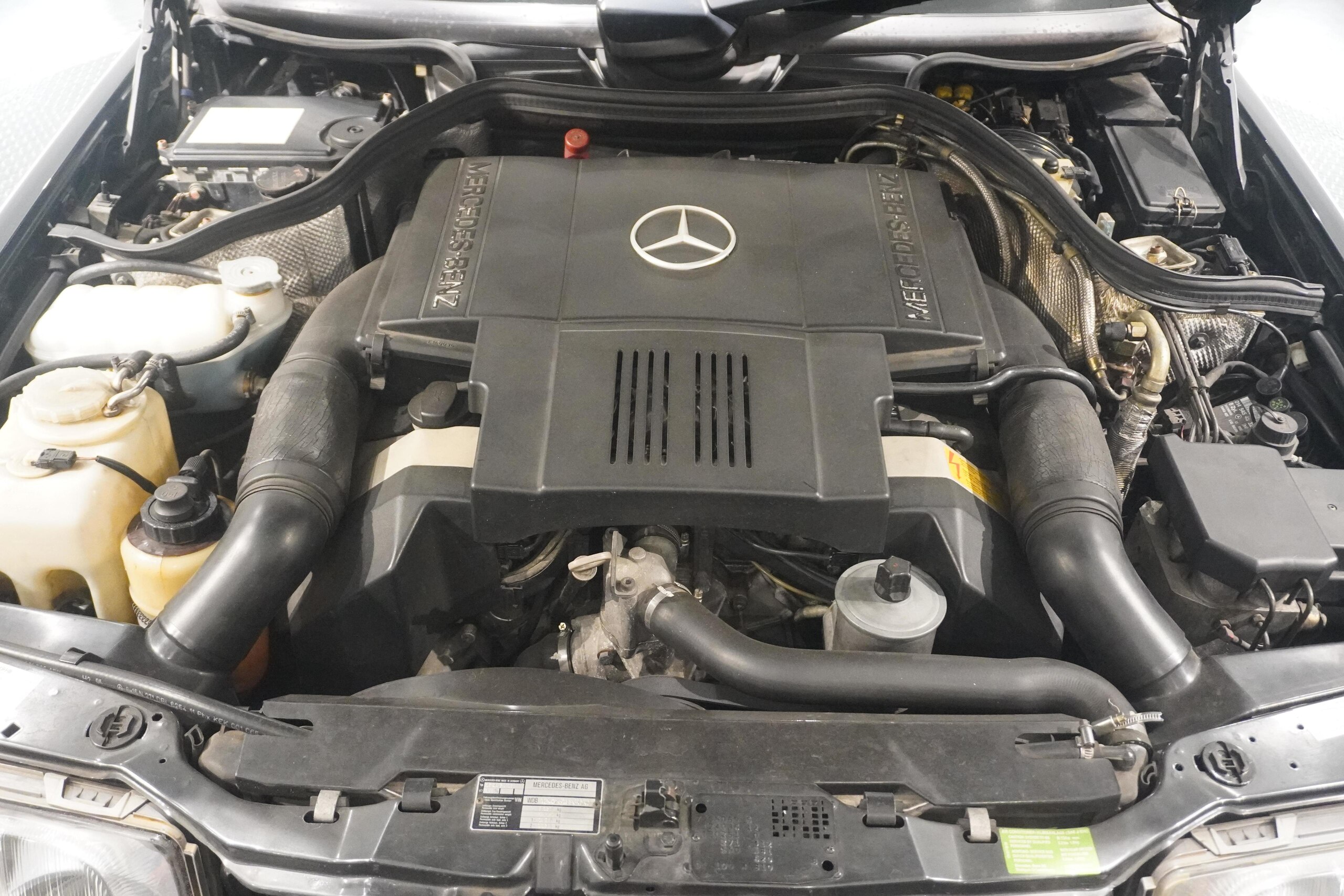 Mercedes Benz 500E (photo: 21)