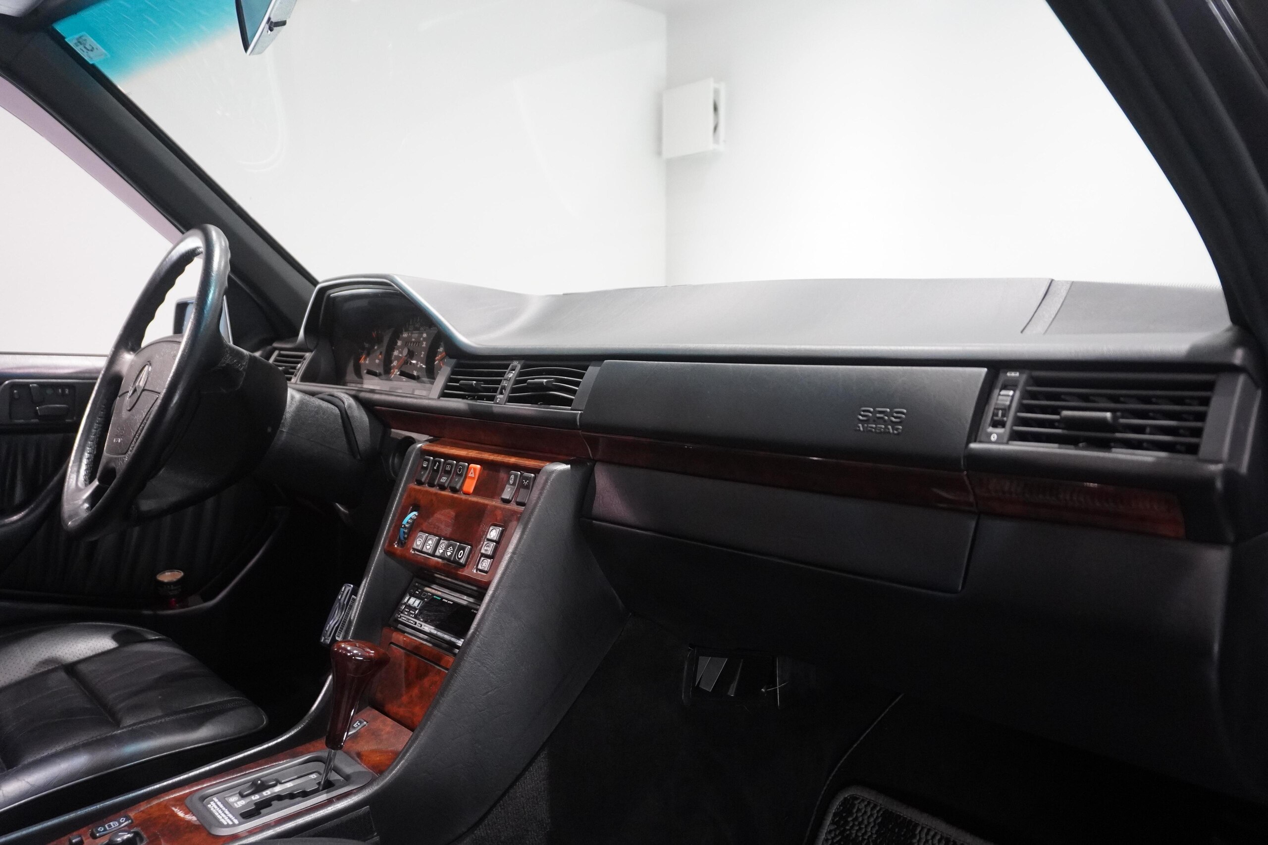 Mercedes Benz 500E (photo: 14)