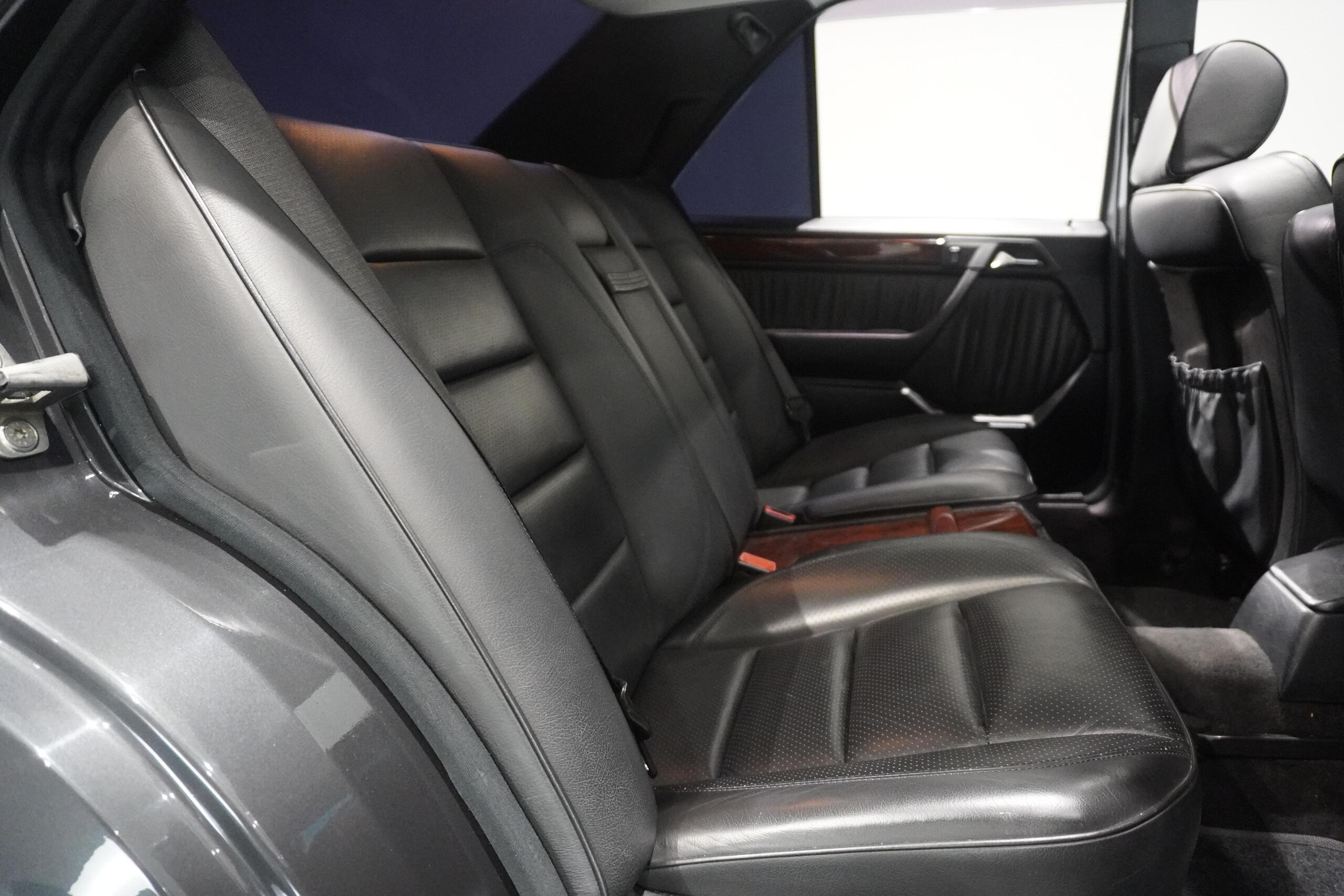 Mercedes Benz 500E (photo: 19)