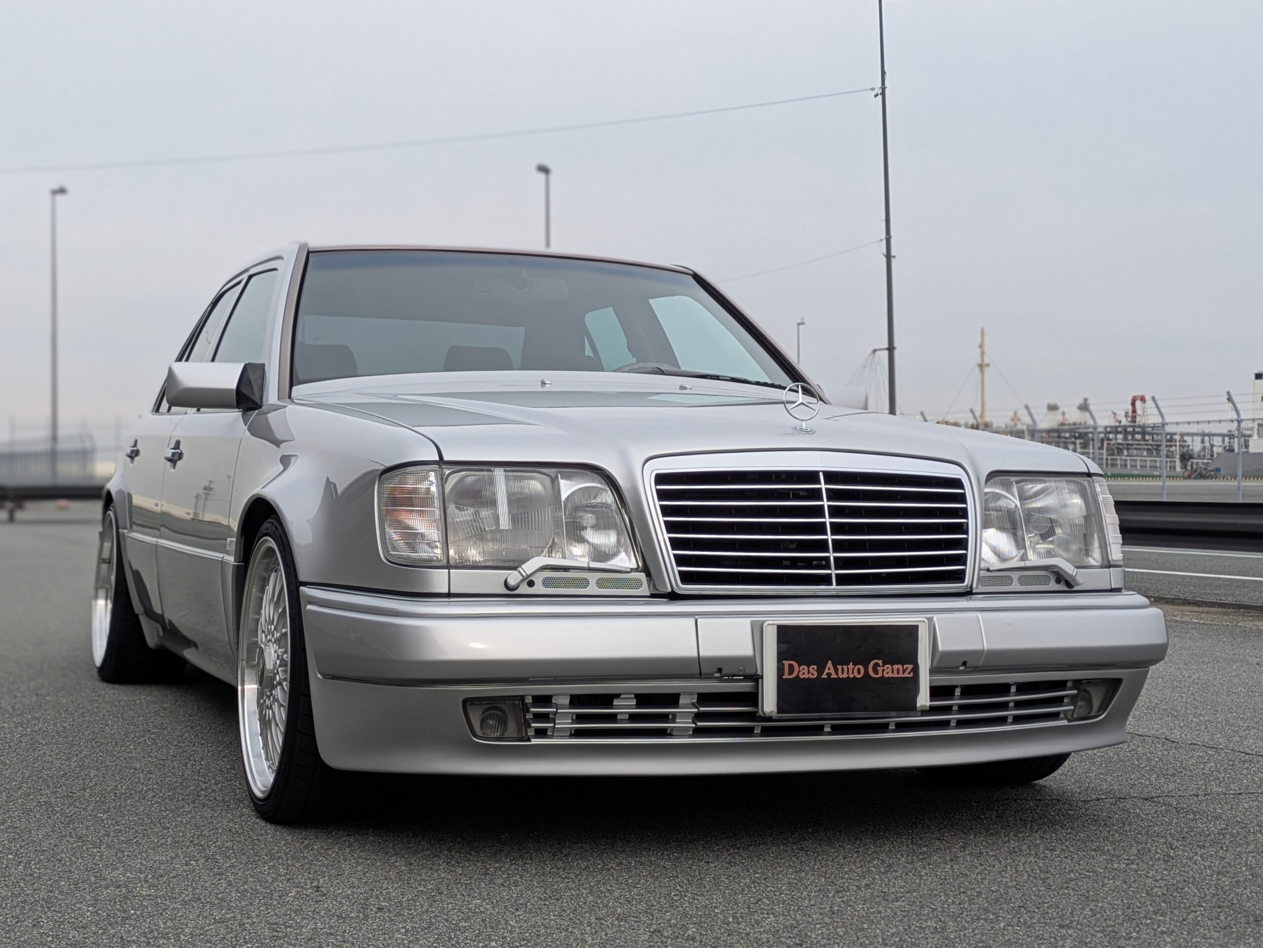 Mercedes Benz 500E