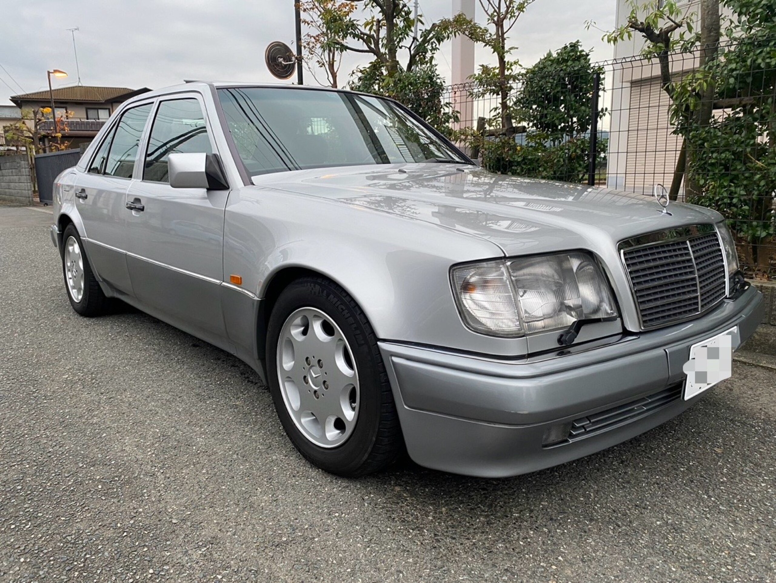 Mercedes Benz E500 (photo: 1)