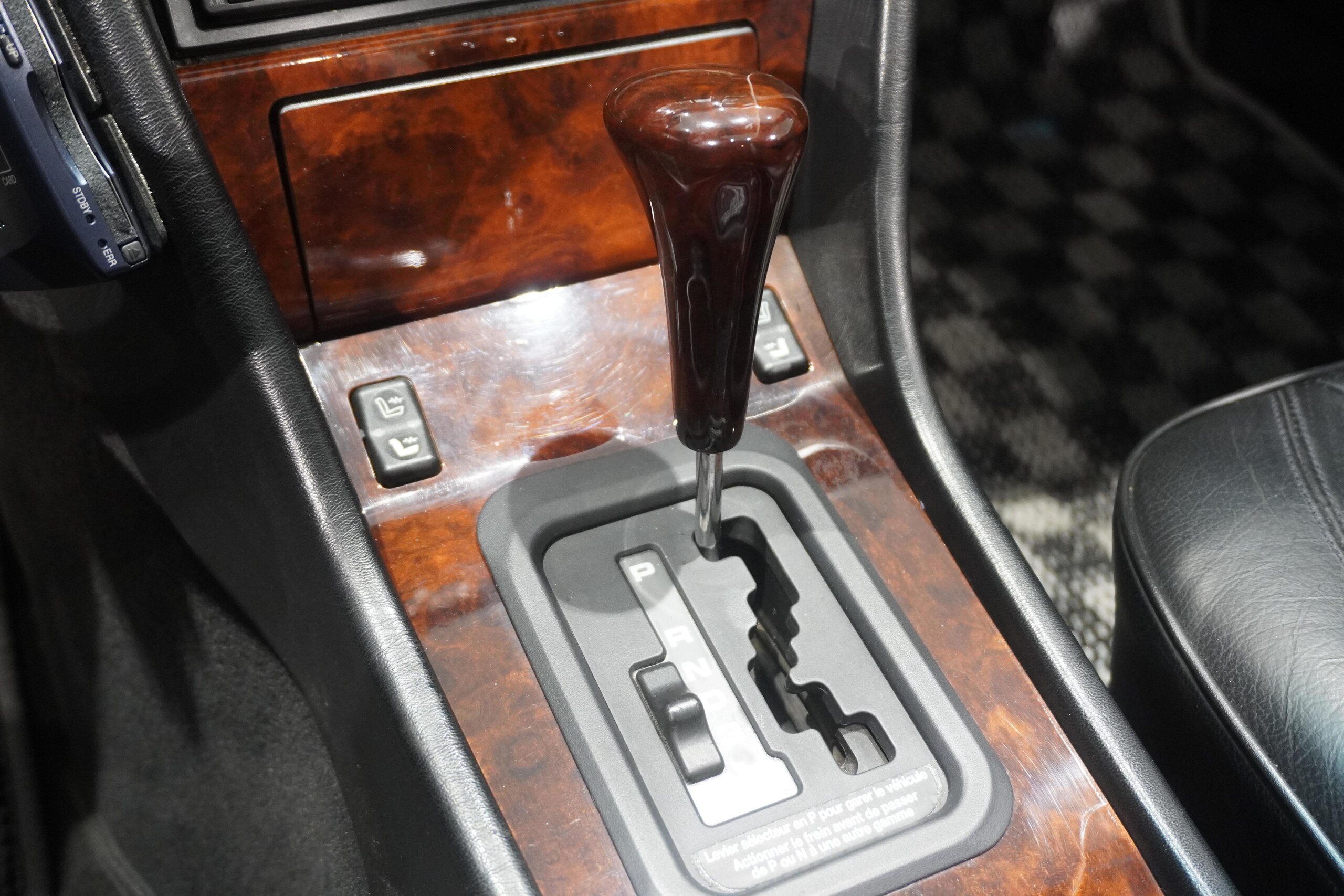 Mercedes Benz 500E (photo: 17)