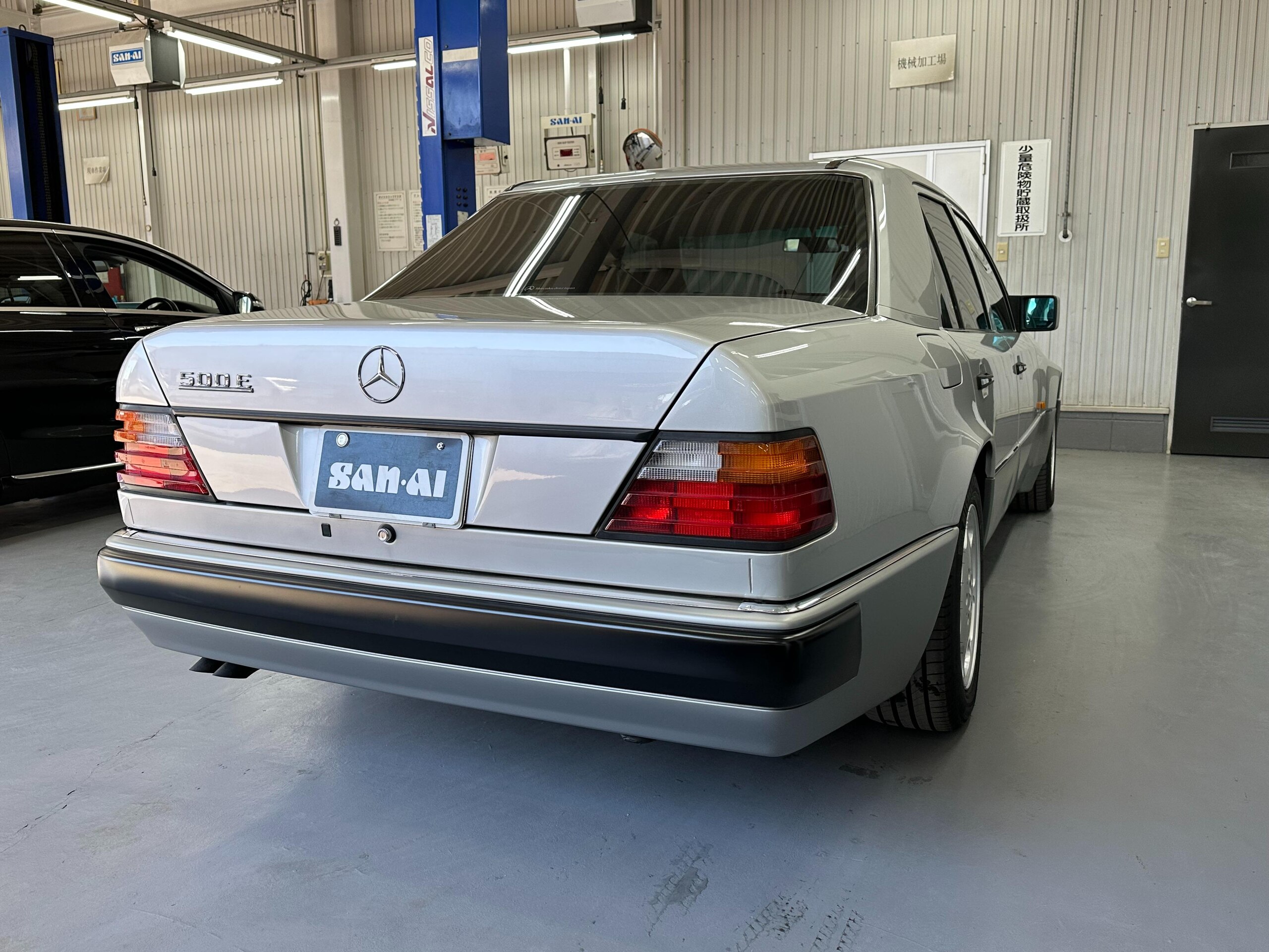 Mercedes Benz E500 (photo: 5)